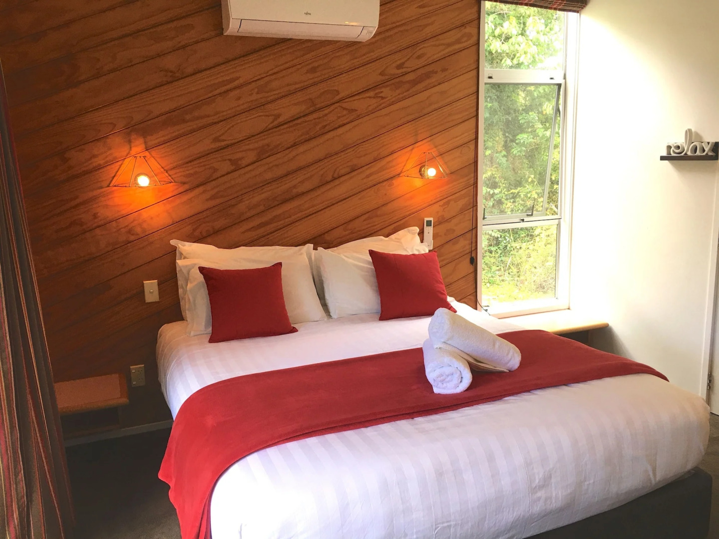 Colonial House Motel