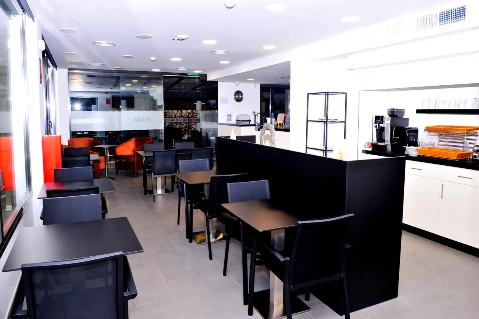 Hotel 6 Bis