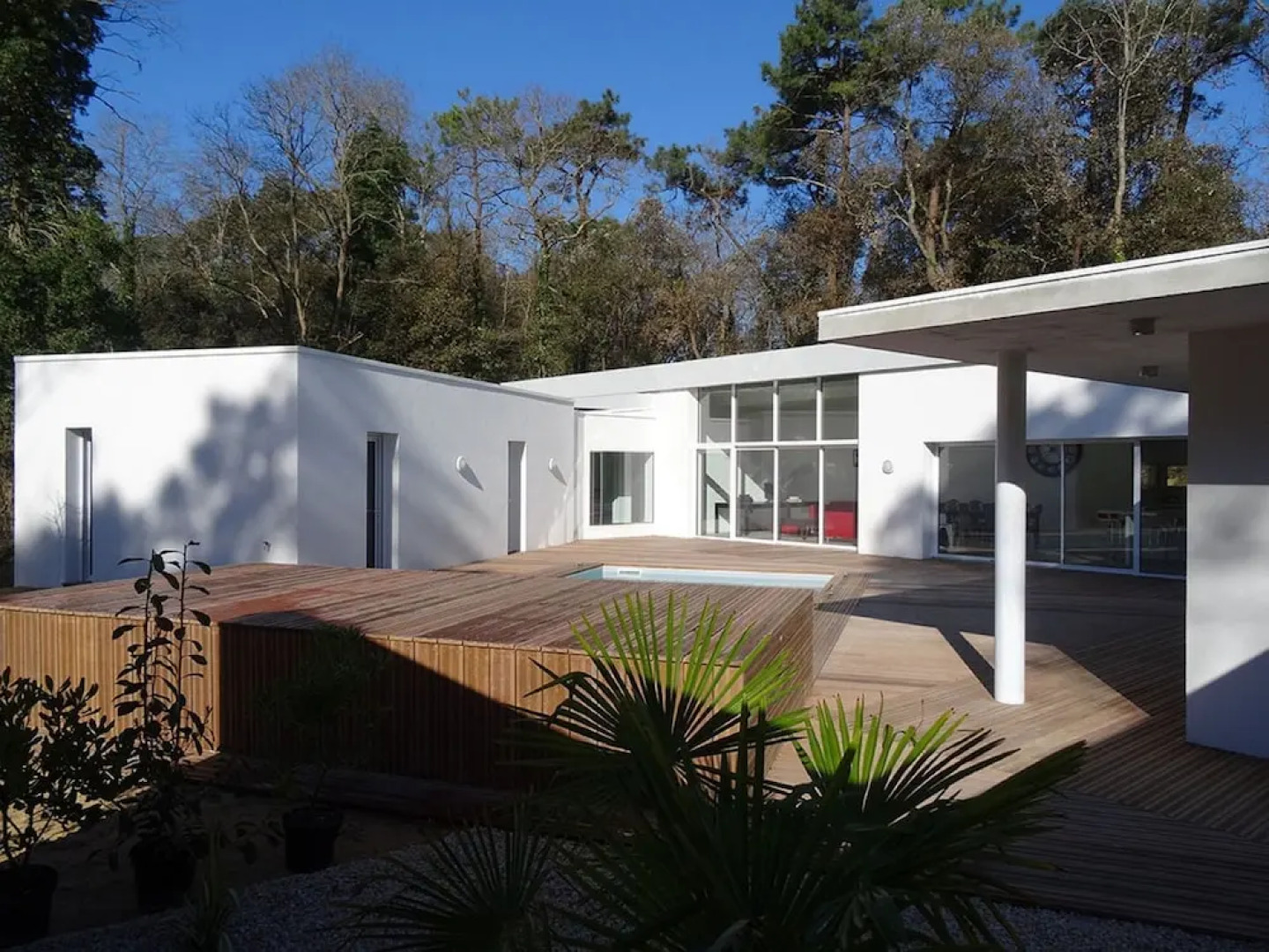 Villa With High-end Kitchen, Jacuzzi & Pool in Longeville sur mer