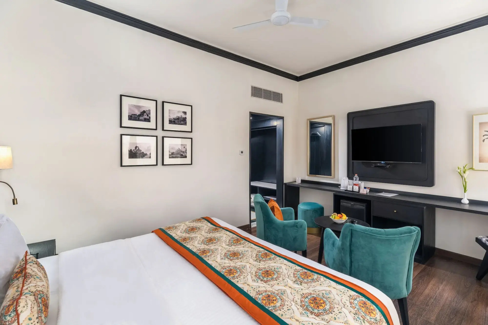 Raj Darshan Hotel