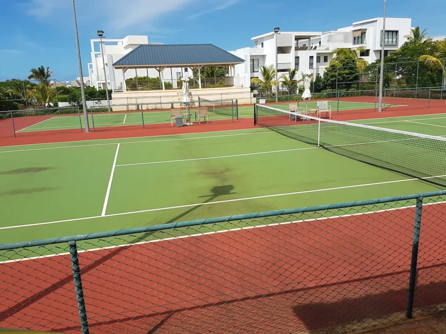 Azuri Apartment with Beach, Pools, Gym, Restaurants, Spa, Boats, kids Corner
