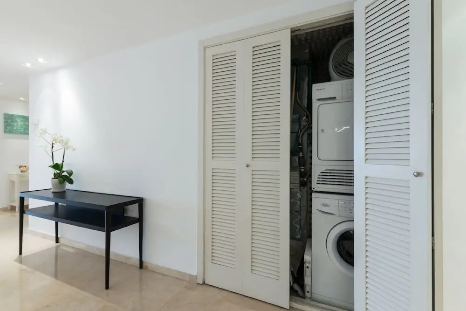 High Class Condo at Marina by FeelHome