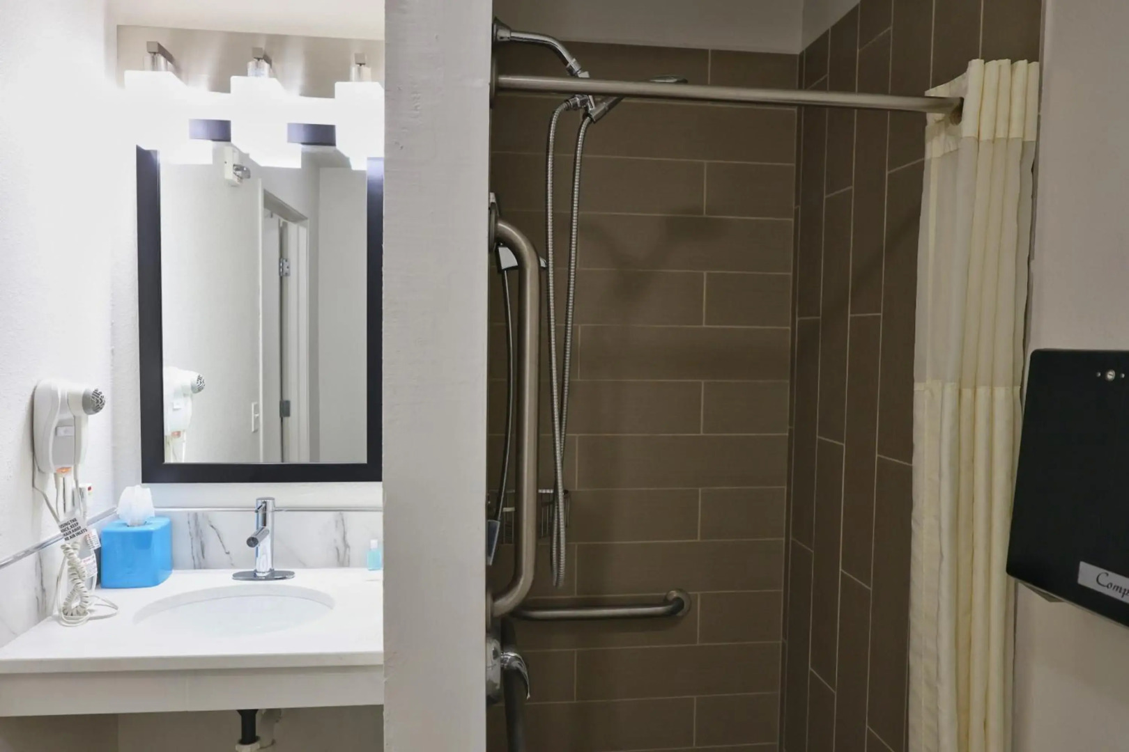 MainStay Suites Madison Airport