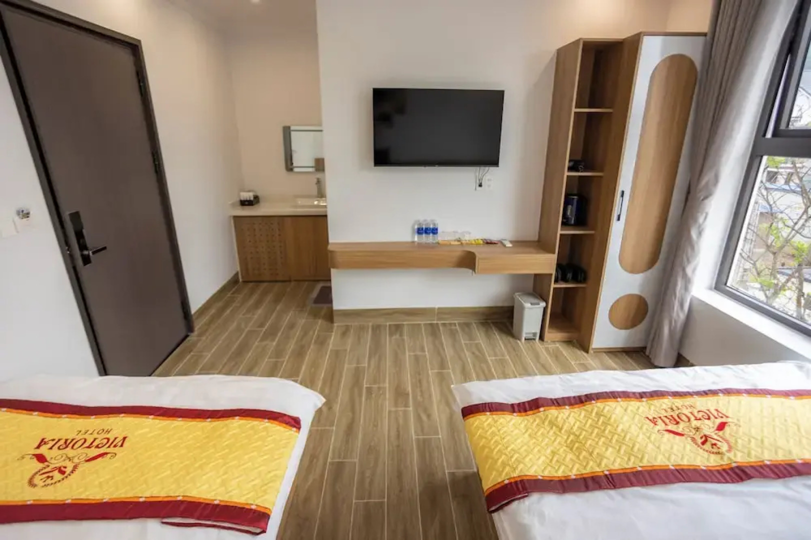 Victoria Hotel MC - by BAY LUXURY