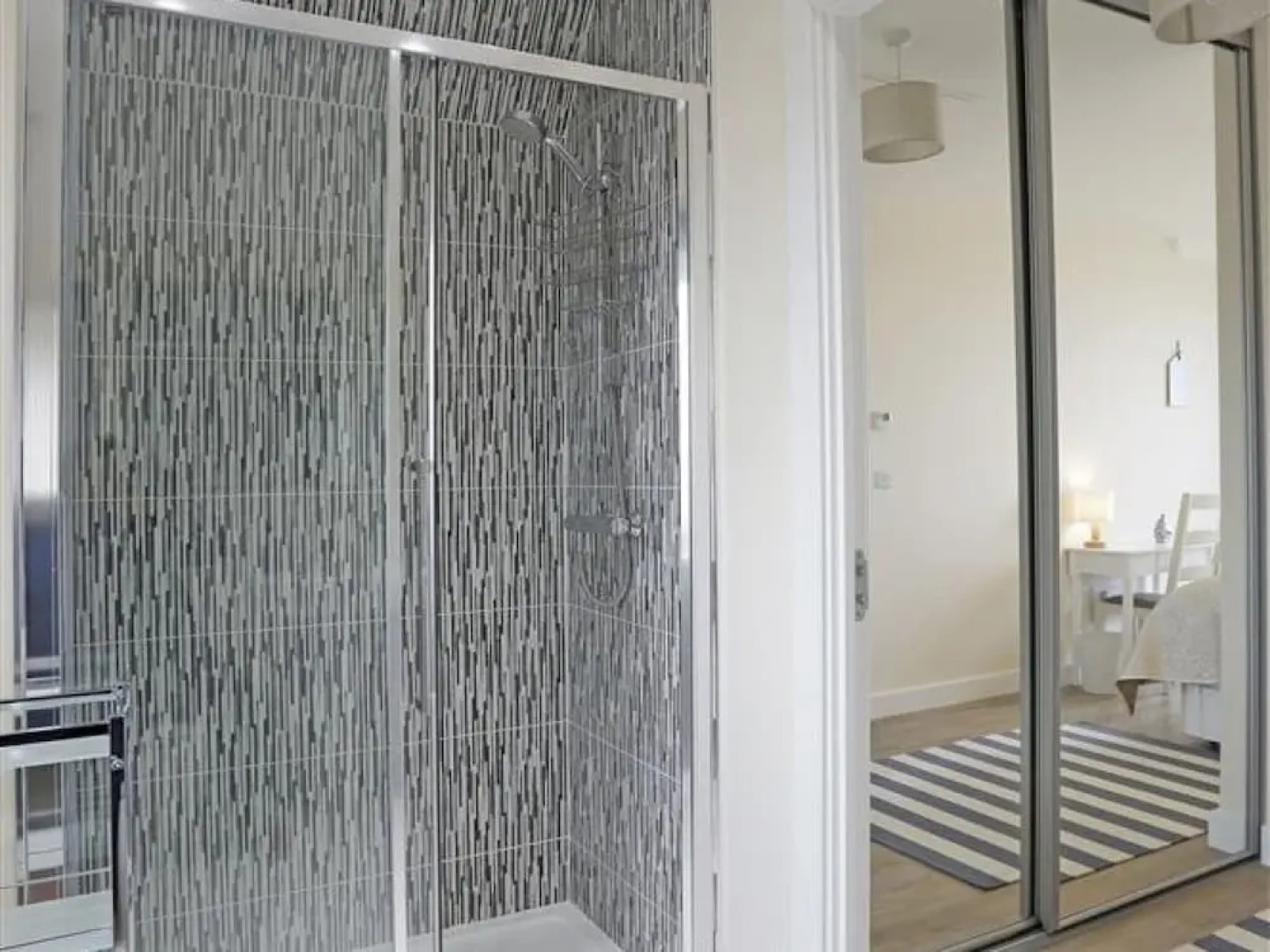 Modernly Furnished Holiday Home With Balcony, Near Felixstowe Beach