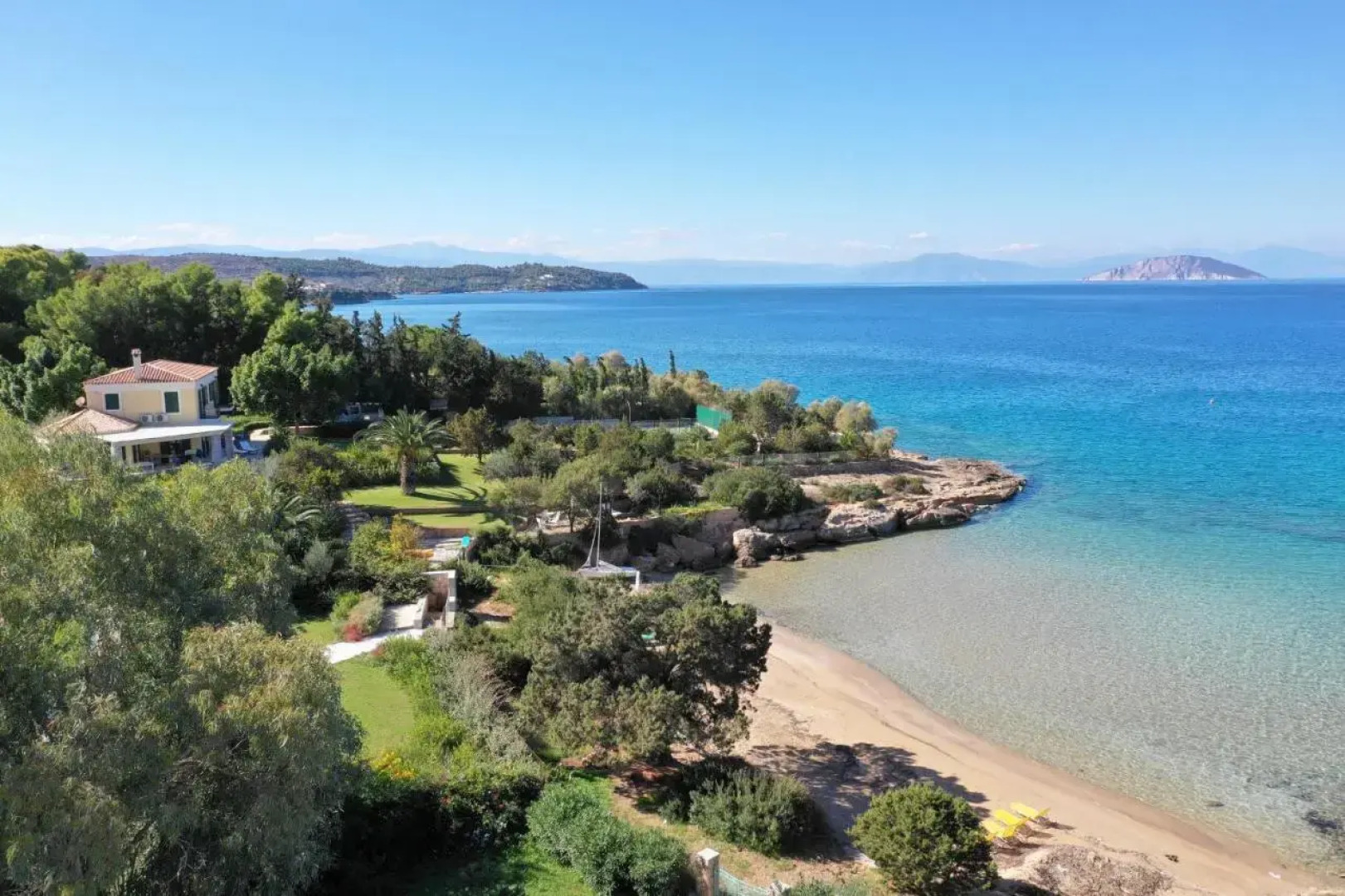 Villa Aria - Luxury Beachfront Villa with Pool and Tennis Court