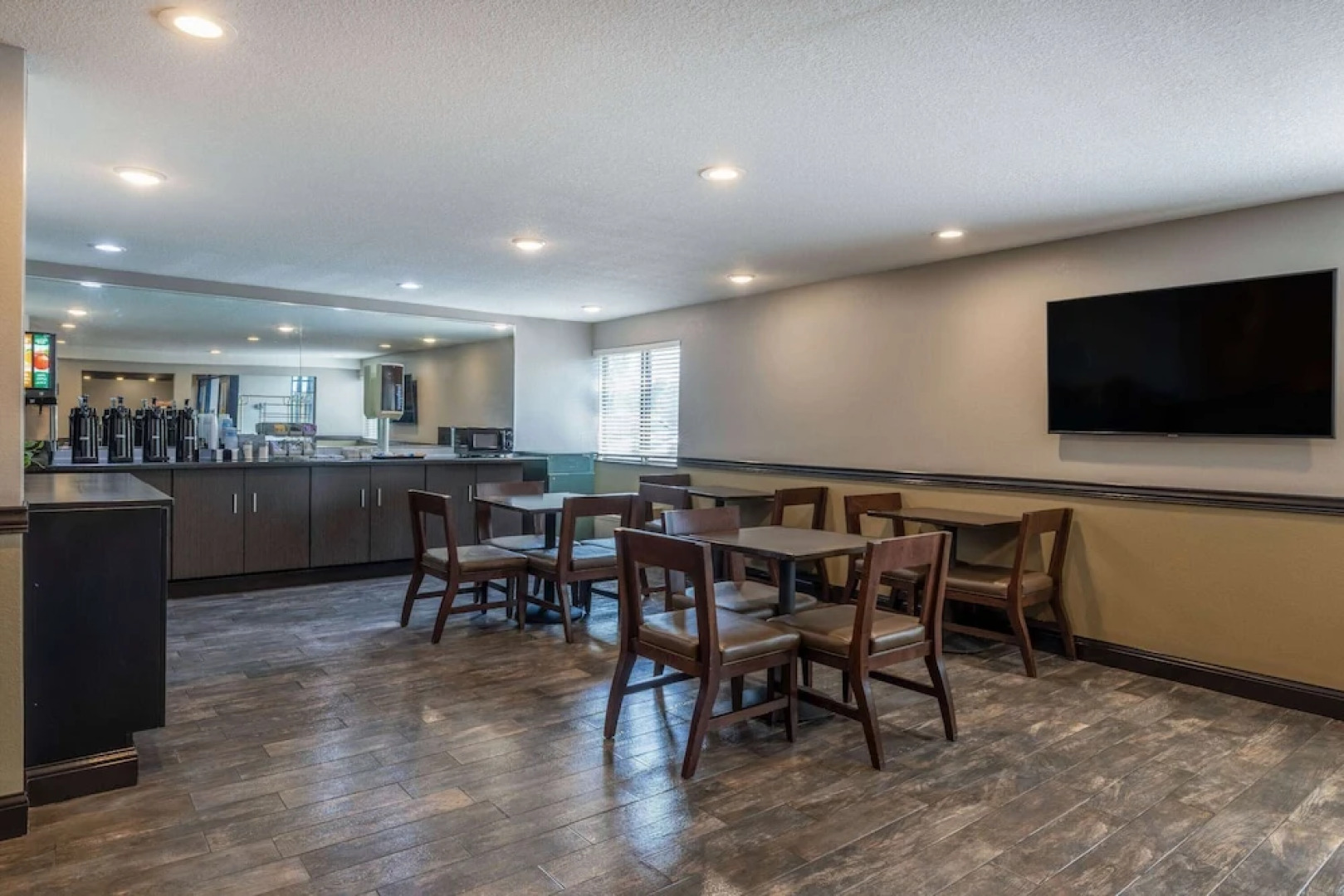 Days Inn And Suites Brooklyn Center/ Minneapolis