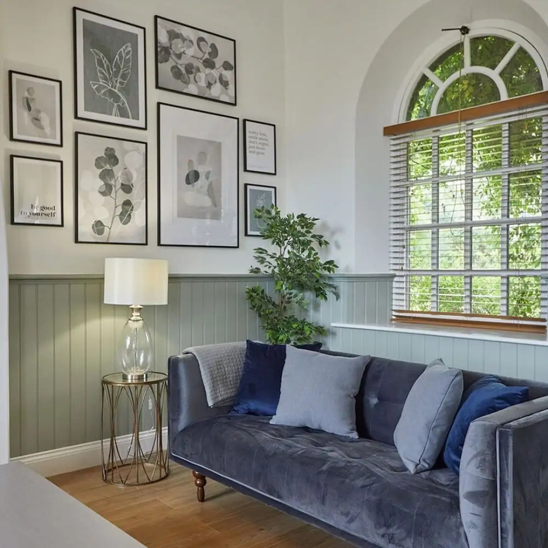 Host Stay Dunsley Chapel