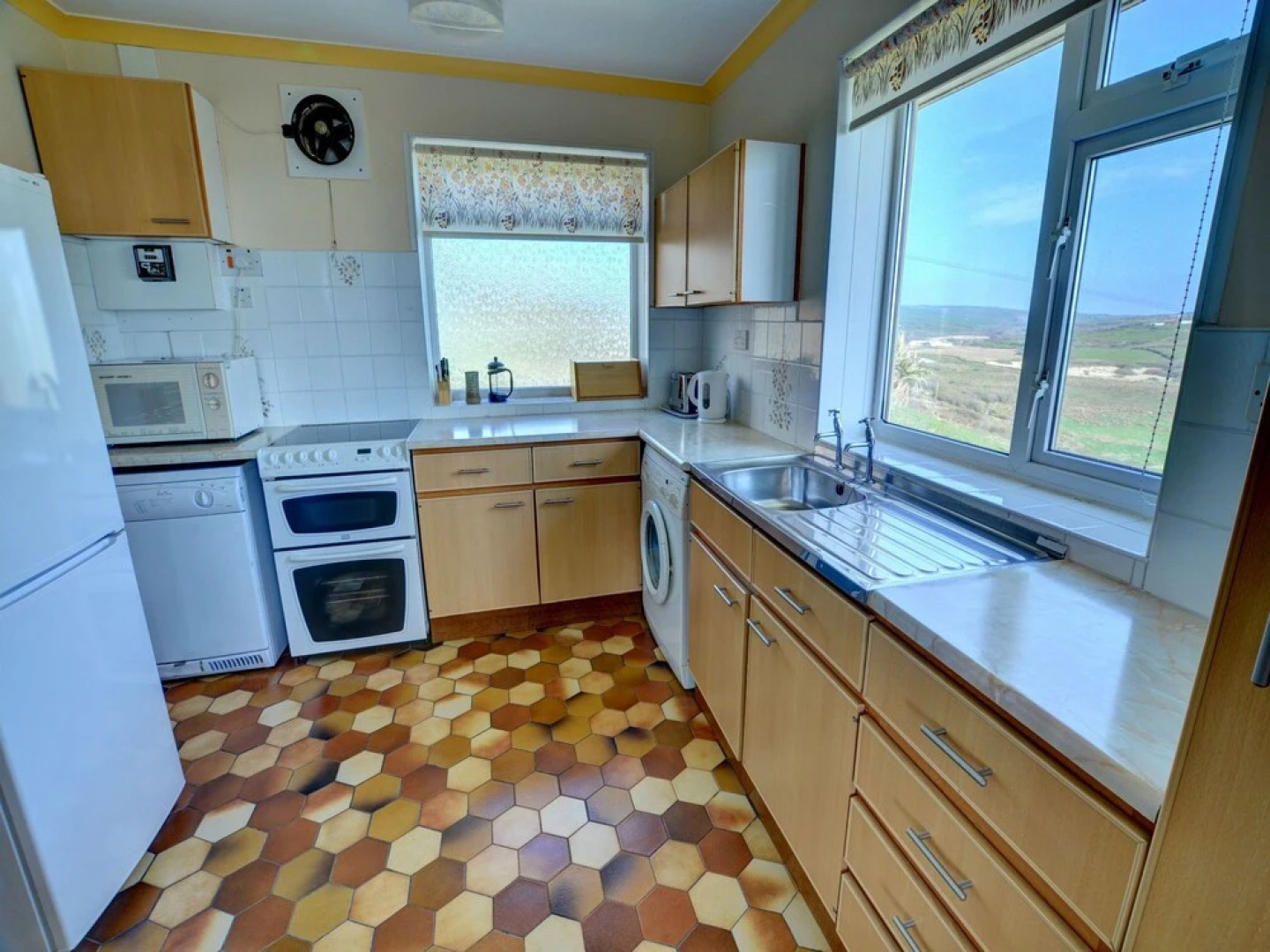 Apartment With Panoramic Views Across the sea Down to Grassholk and the Skomer Islands