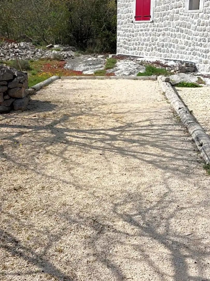 Le Mas Des Roches Jacuzzi Privatif (Adults Only)