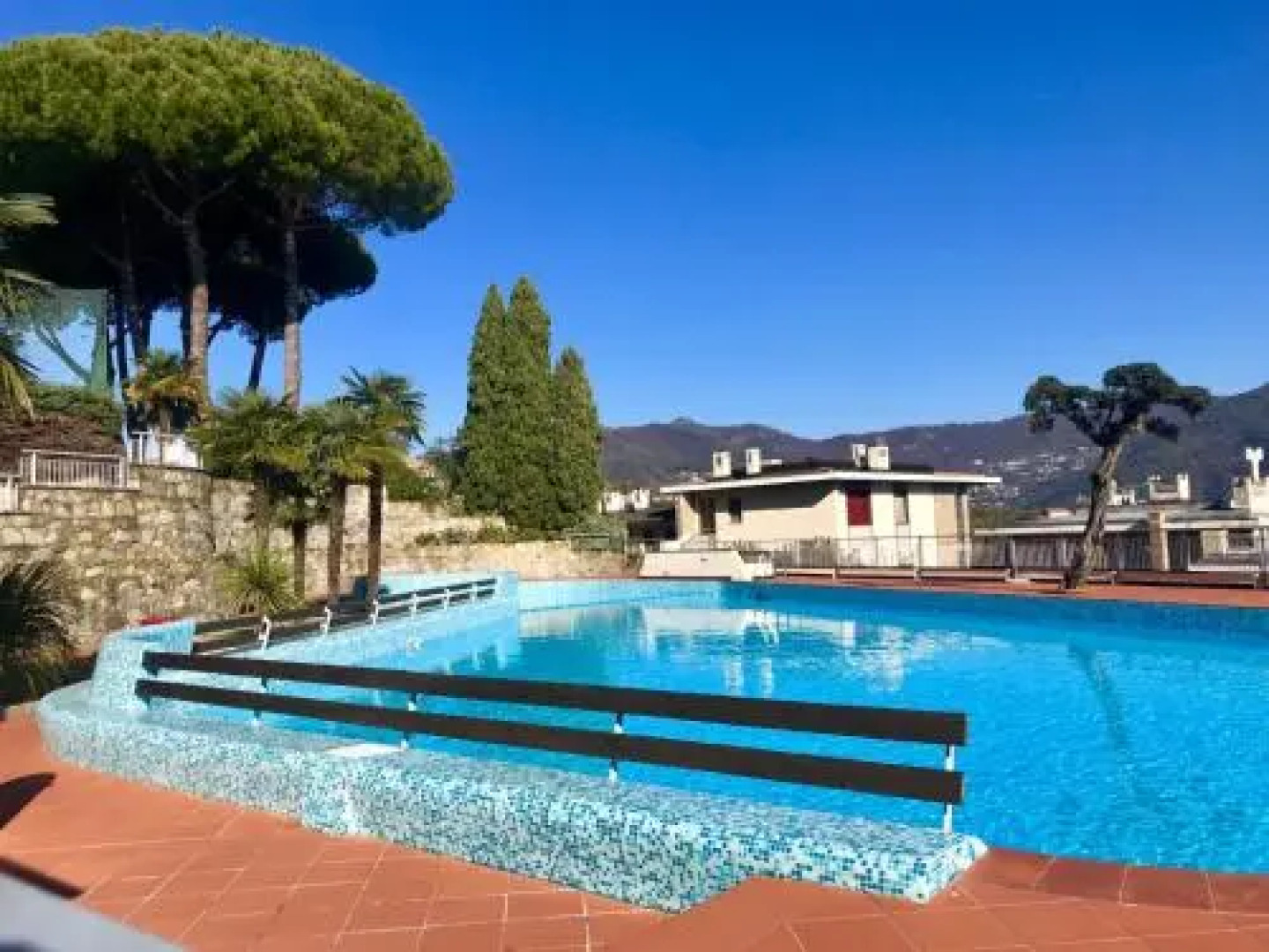 Residence "Delfino" con Piscina e Campo da Tennis