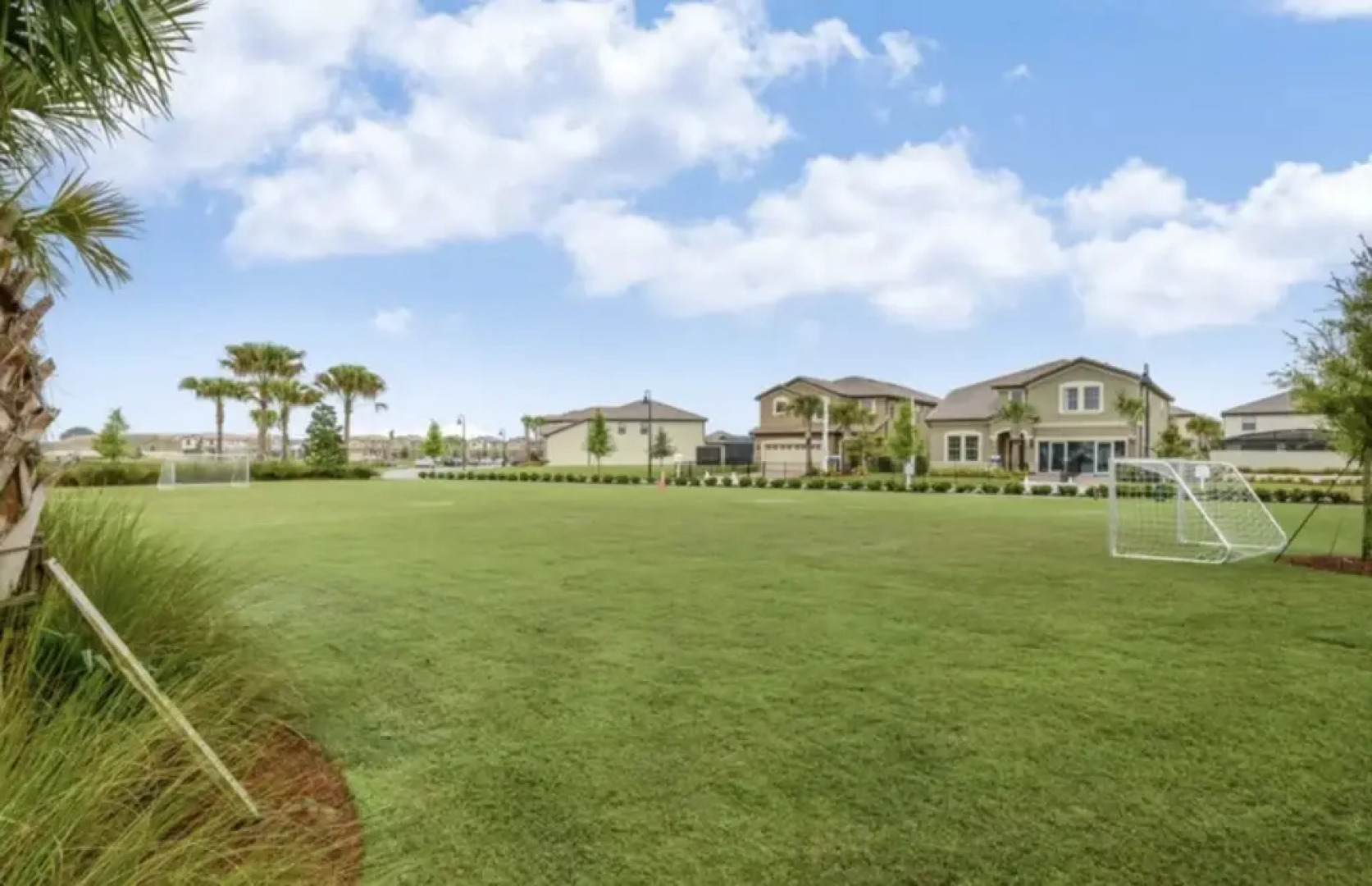 5 Bedrooms / 4.5 Bathrooms / Windsor at Westside (8917 SA), Kissimmee, US