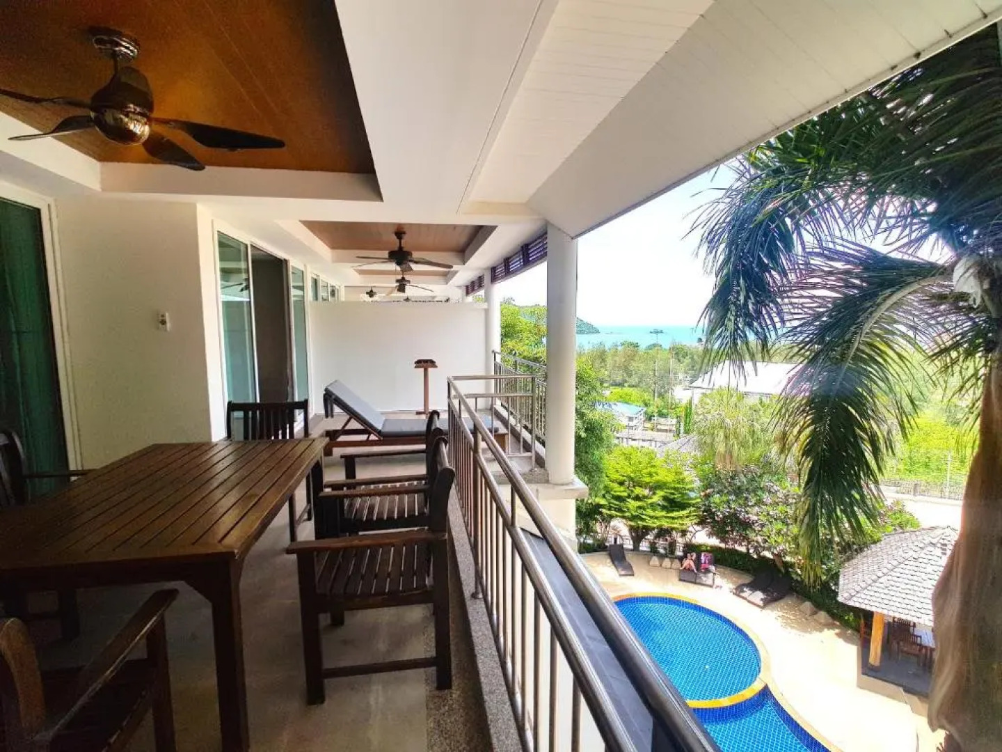 Spacious apartment with Ocean view in Panwa