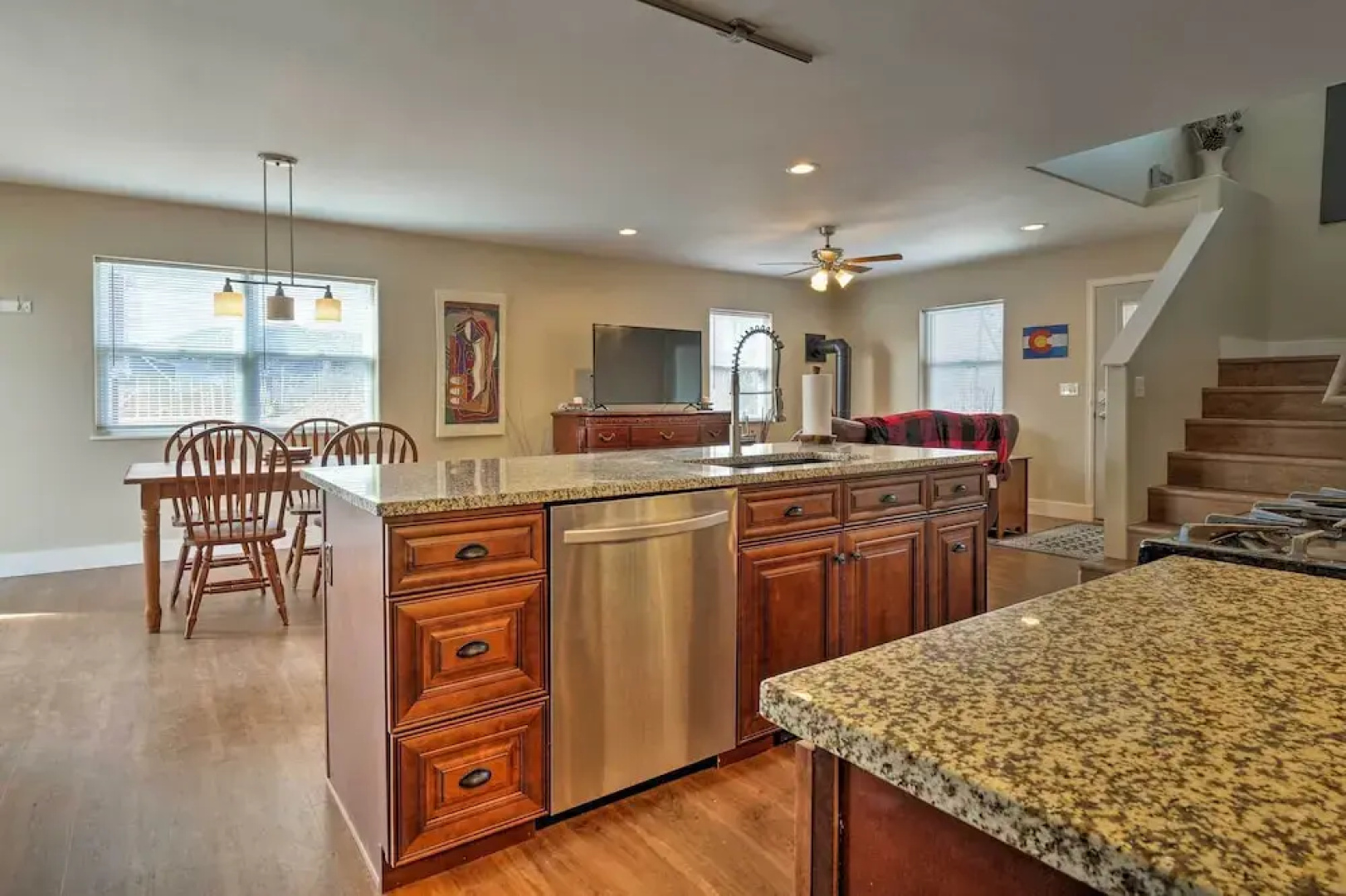 30 Mi to Crested Butte: Dog-friendly Home By River