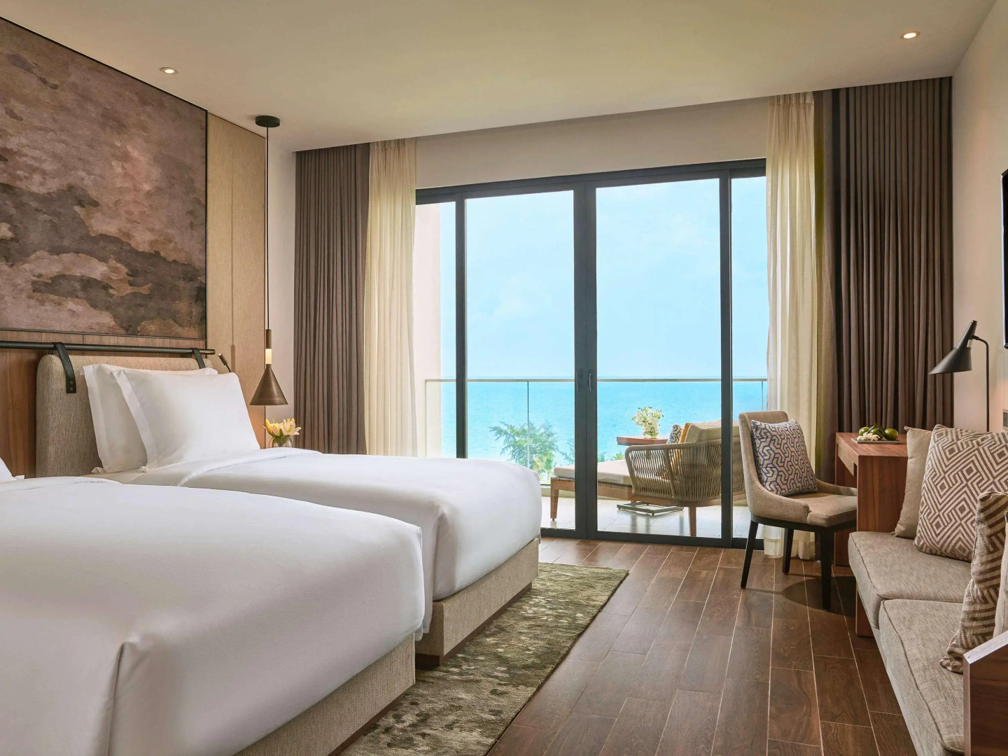 Курортный отель Mövenpick Resort Waverly Phu Quoc