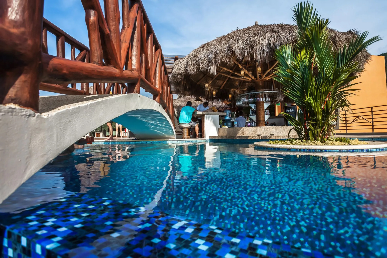 Pinnacle Resorts 220