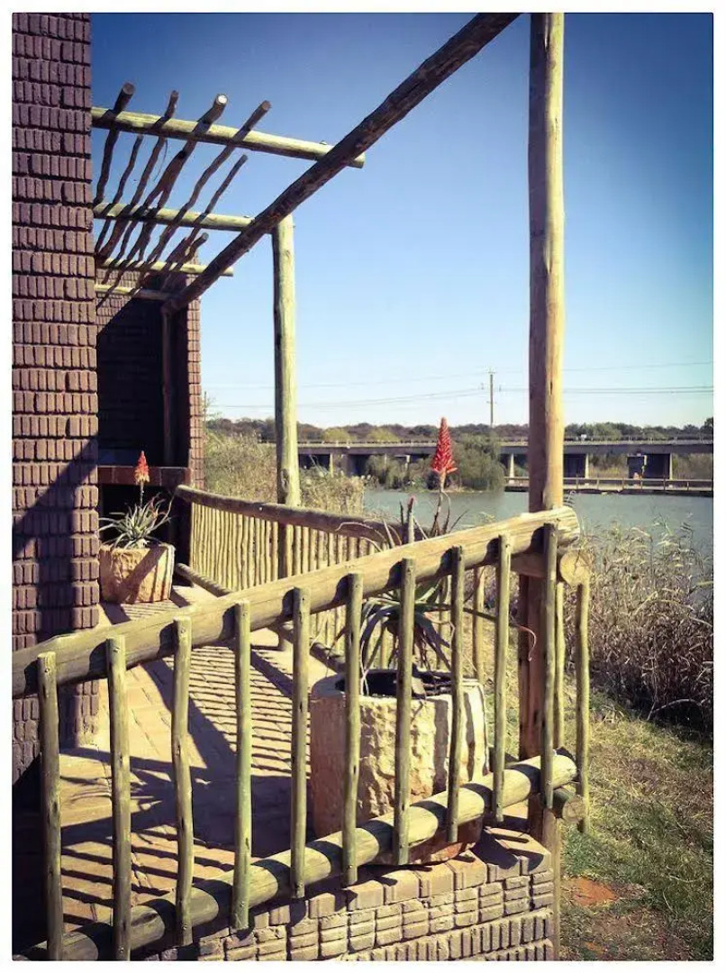 Reinheim River Chalets & Caravan Park