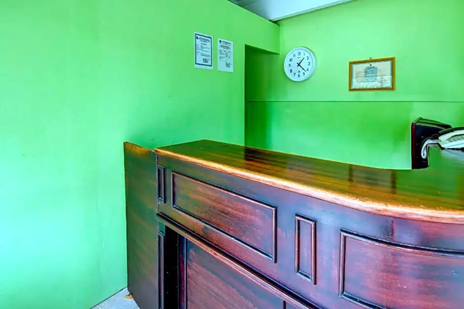 OYO 90448 Hotel Indah Savana