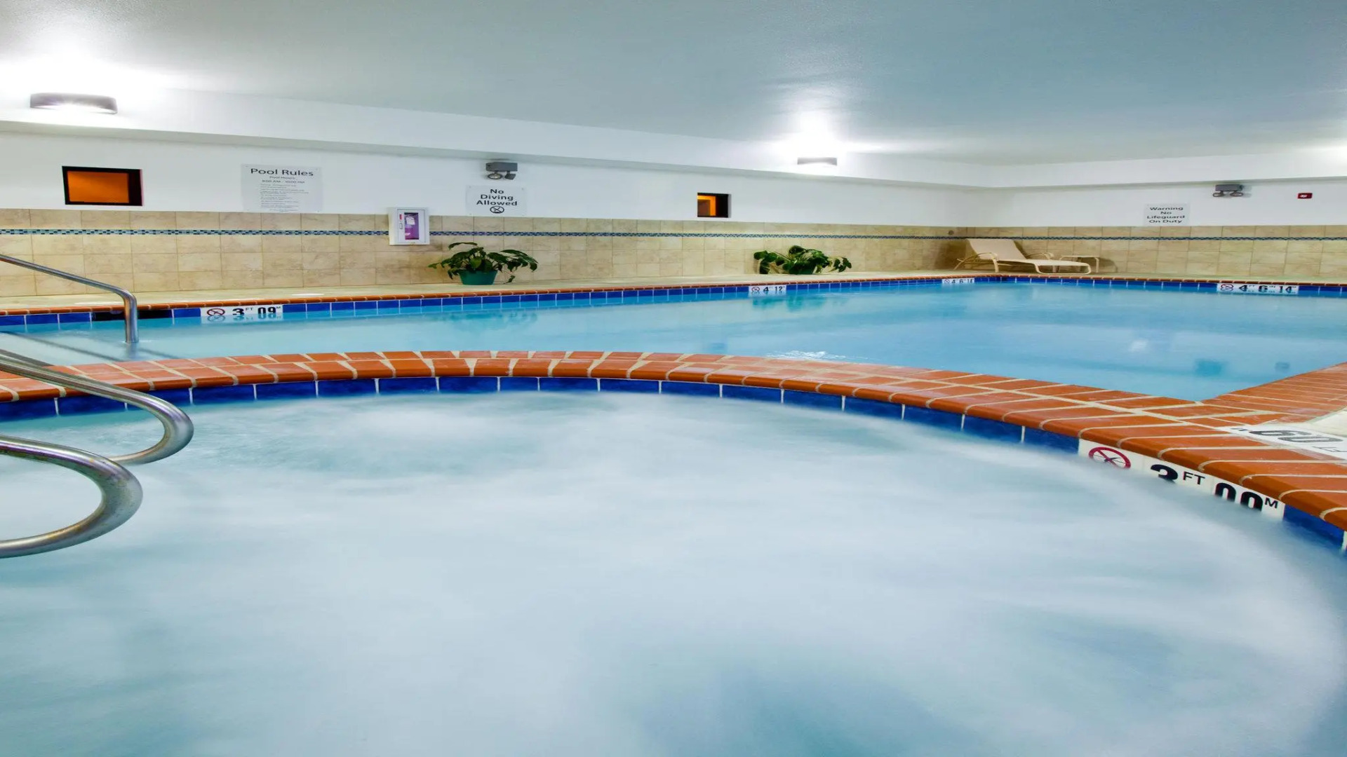 Holiday Inn Express Waterloo-Cedar Falls
