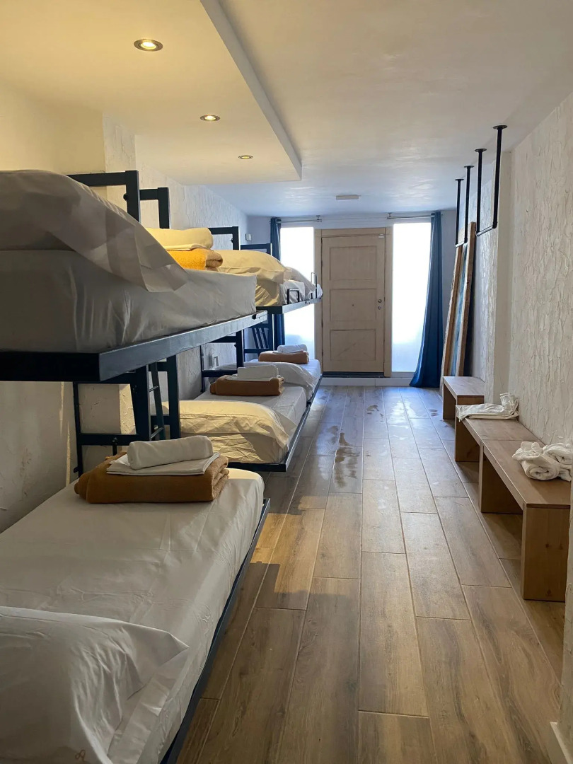 Y Hostel - Albergue Juvenil