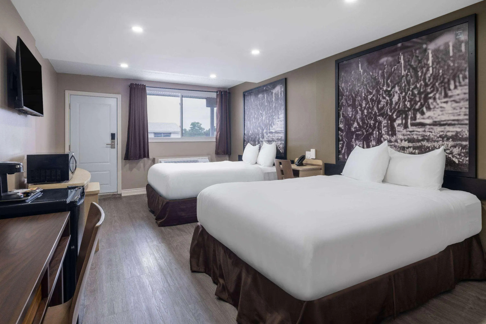 Super 8 By Wyndham Niagara Falls On