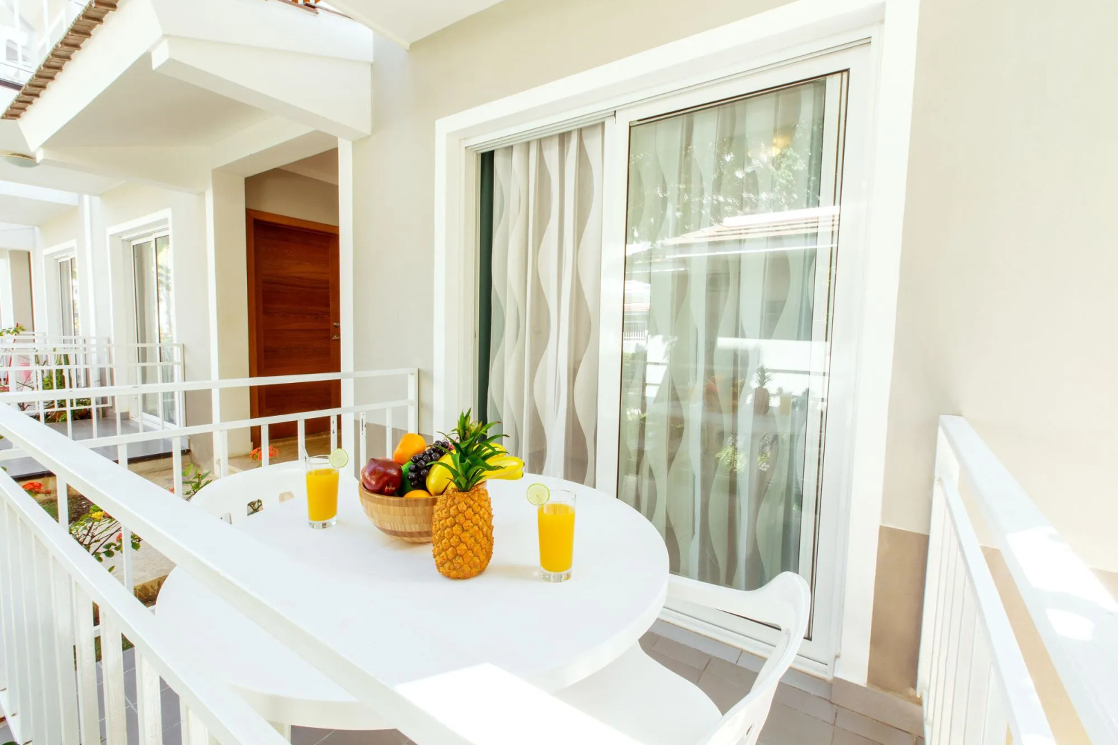 Tropicana Suites Deluxe Beach Club & Pool