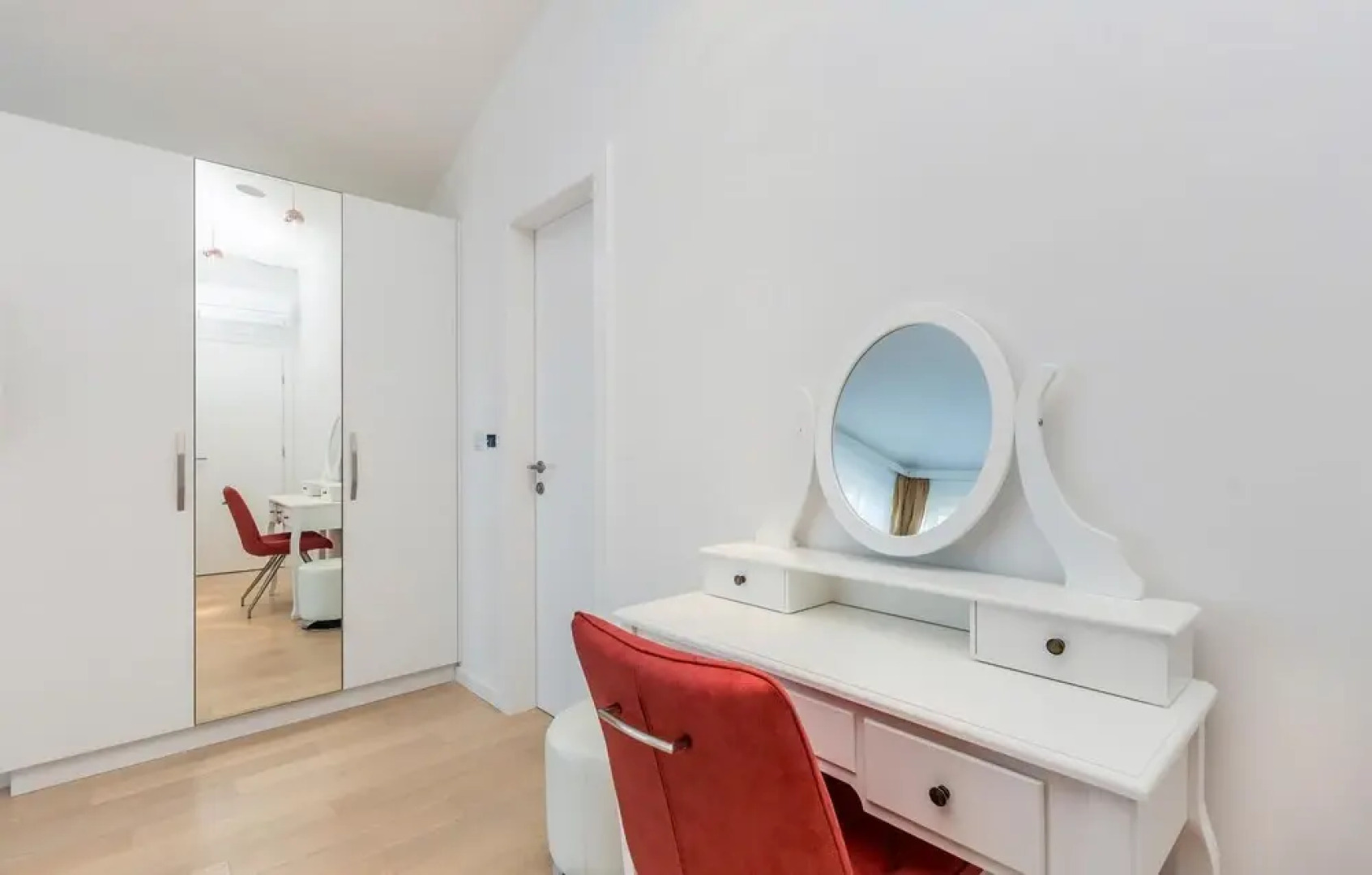 Awesome Home in Malinska with Outdoor Swimming Pool, Hot Tub & 4 Bedrooms