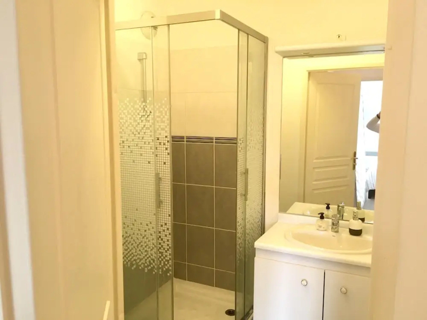 Apartment With 2 Bedrooms in Bagnolet, With Terrace and Wifi