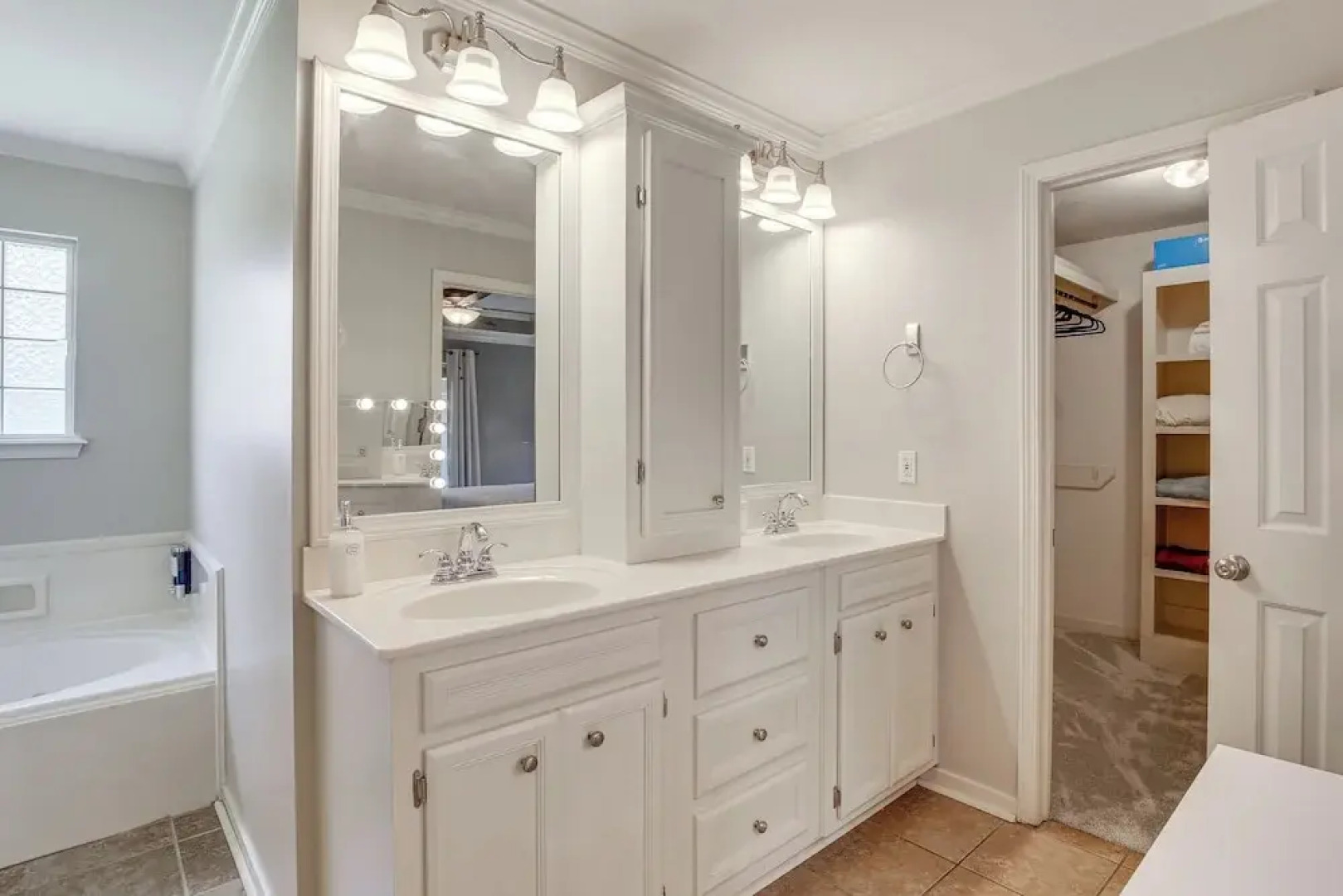 Updated Retreat w/ Outdoor Space in Flowood!