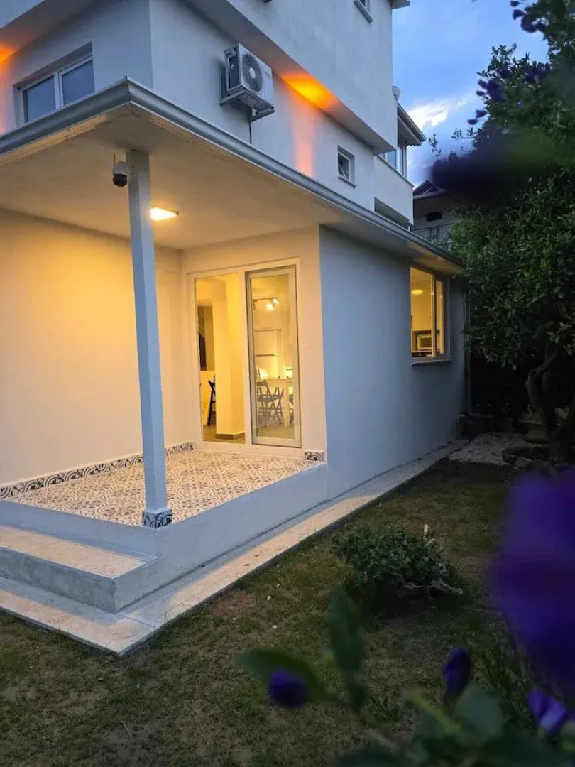 VILLA OLINDA 4 BED with huge garden