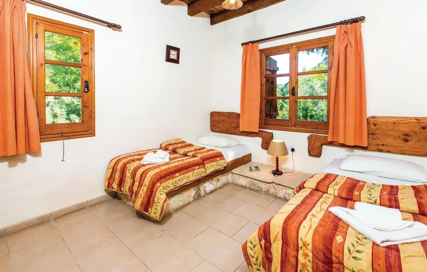 Beautiful Home in Miliou Paphos with Hot Tub, Sauna & 3 Bedrooms