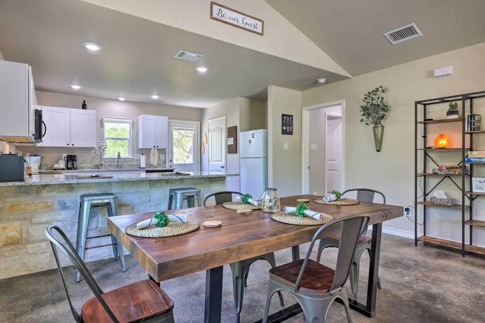 Canyon Lake Home ~ 1 Mi to Golfing & Swimming