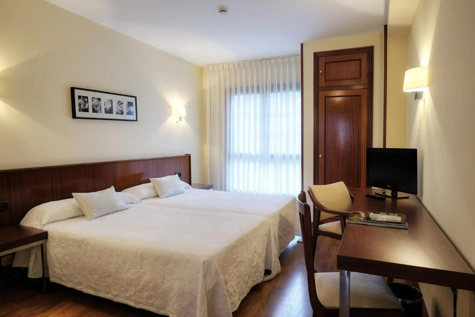 Palacio Arias and Hotel y Apartamentos Arias