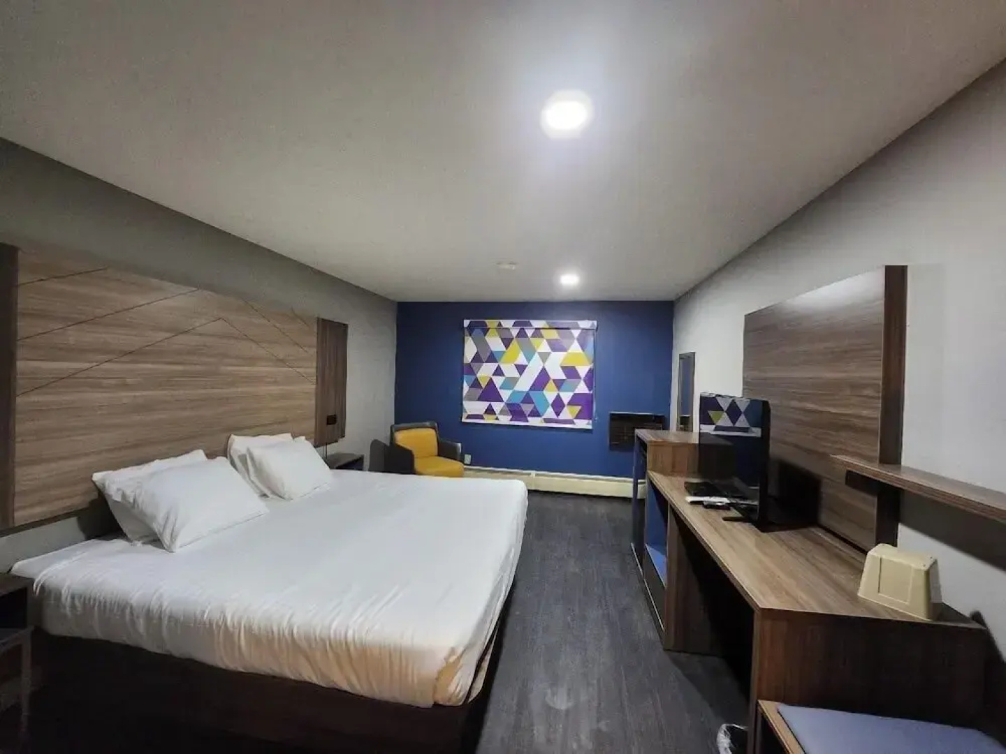 Super 8 by Wyndham Hayward WI