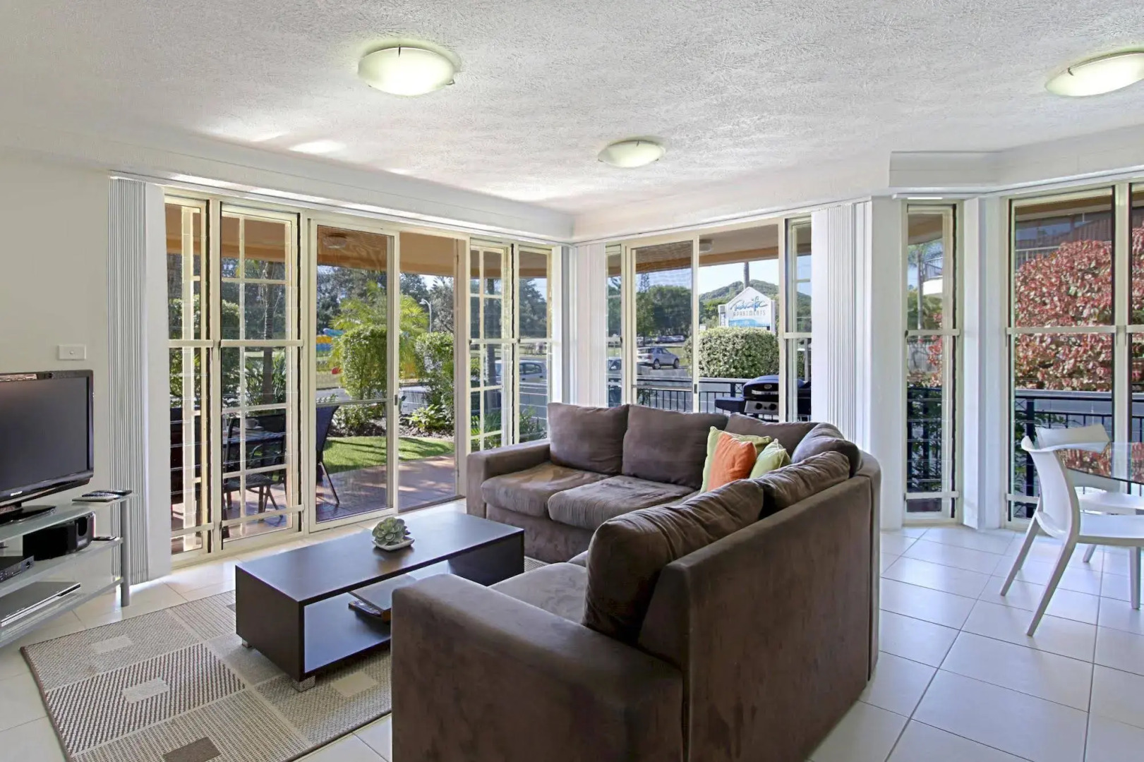 Sea Breeze on Main Beach