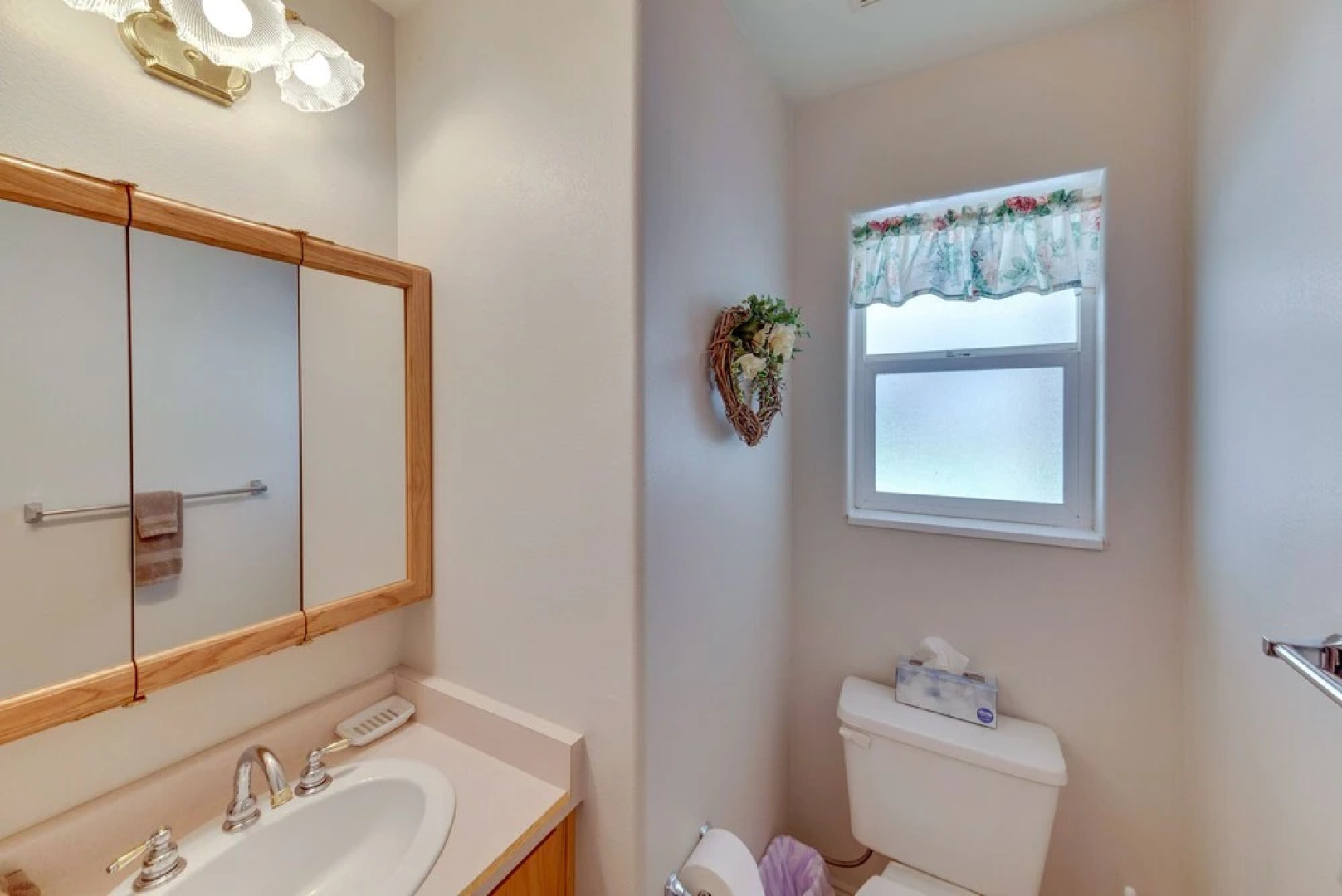 3 Mi to Lake Powell: Home w/ Patio & Waterfall