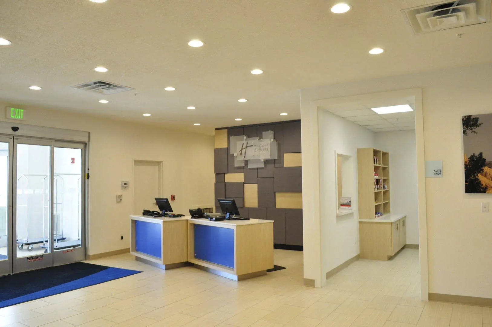 Holiday Inn Express & Suites Price by IHG