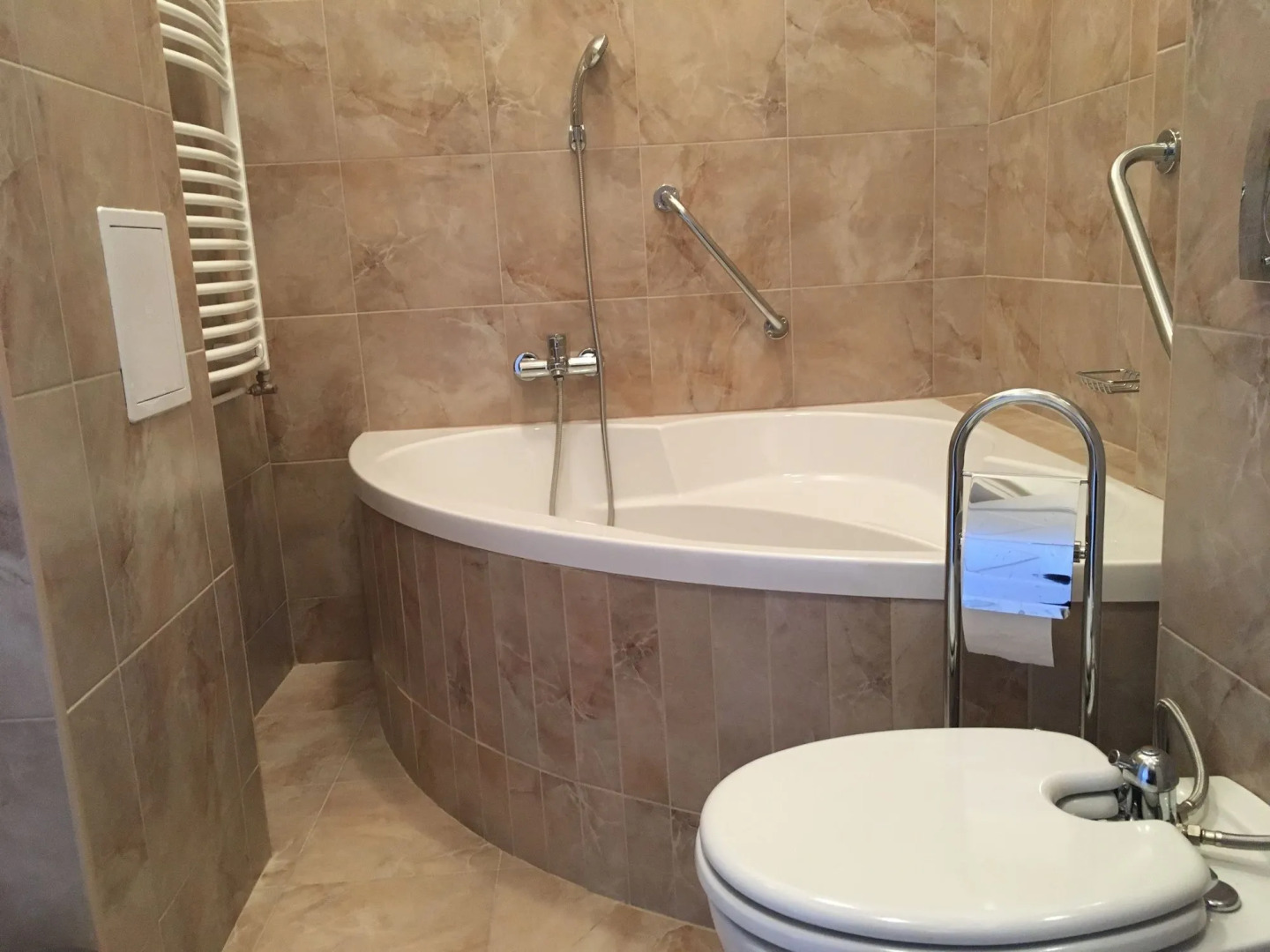 Baroque Hostel & Coworking