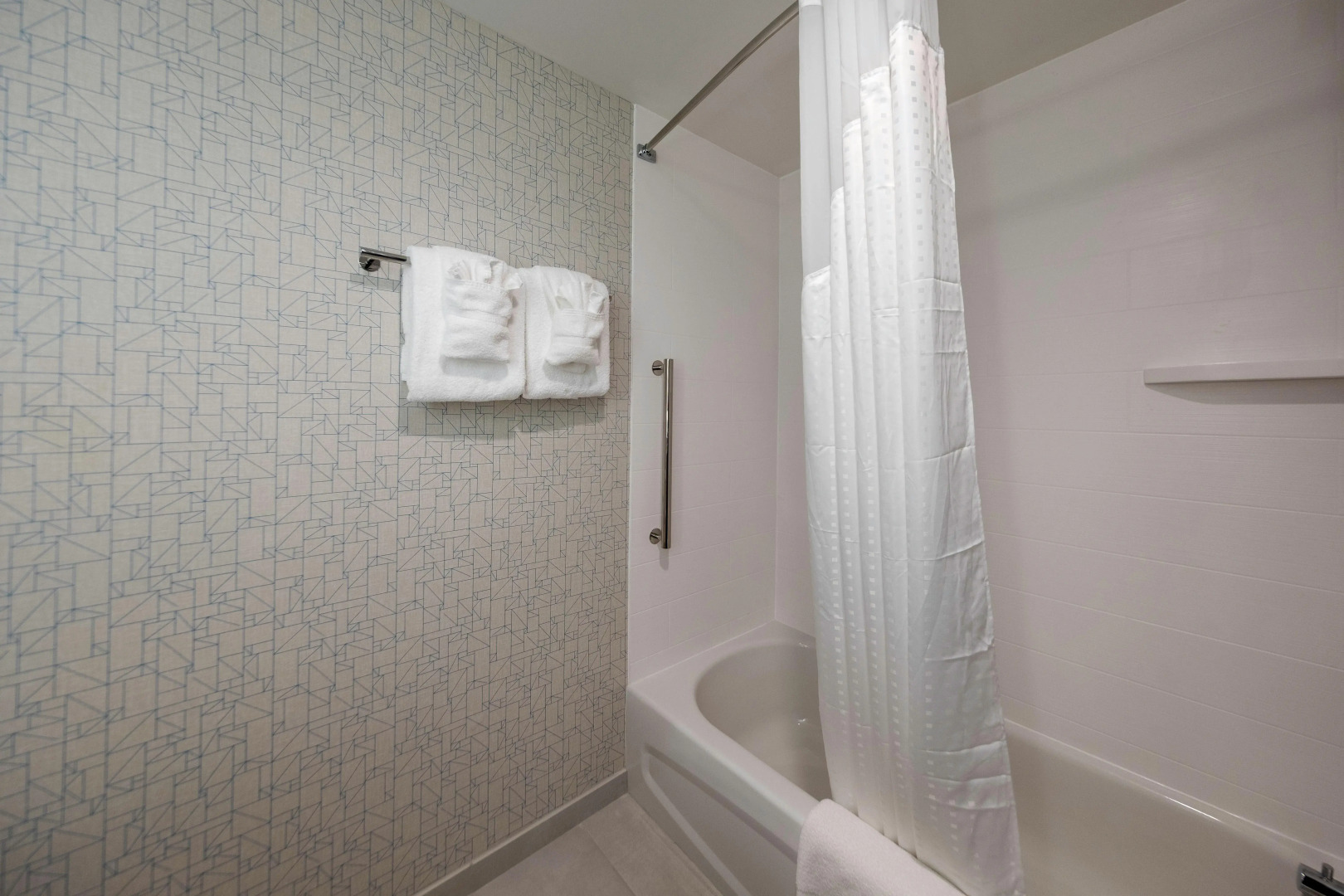 Holiday Inn Express & Suites Staunton by IHG