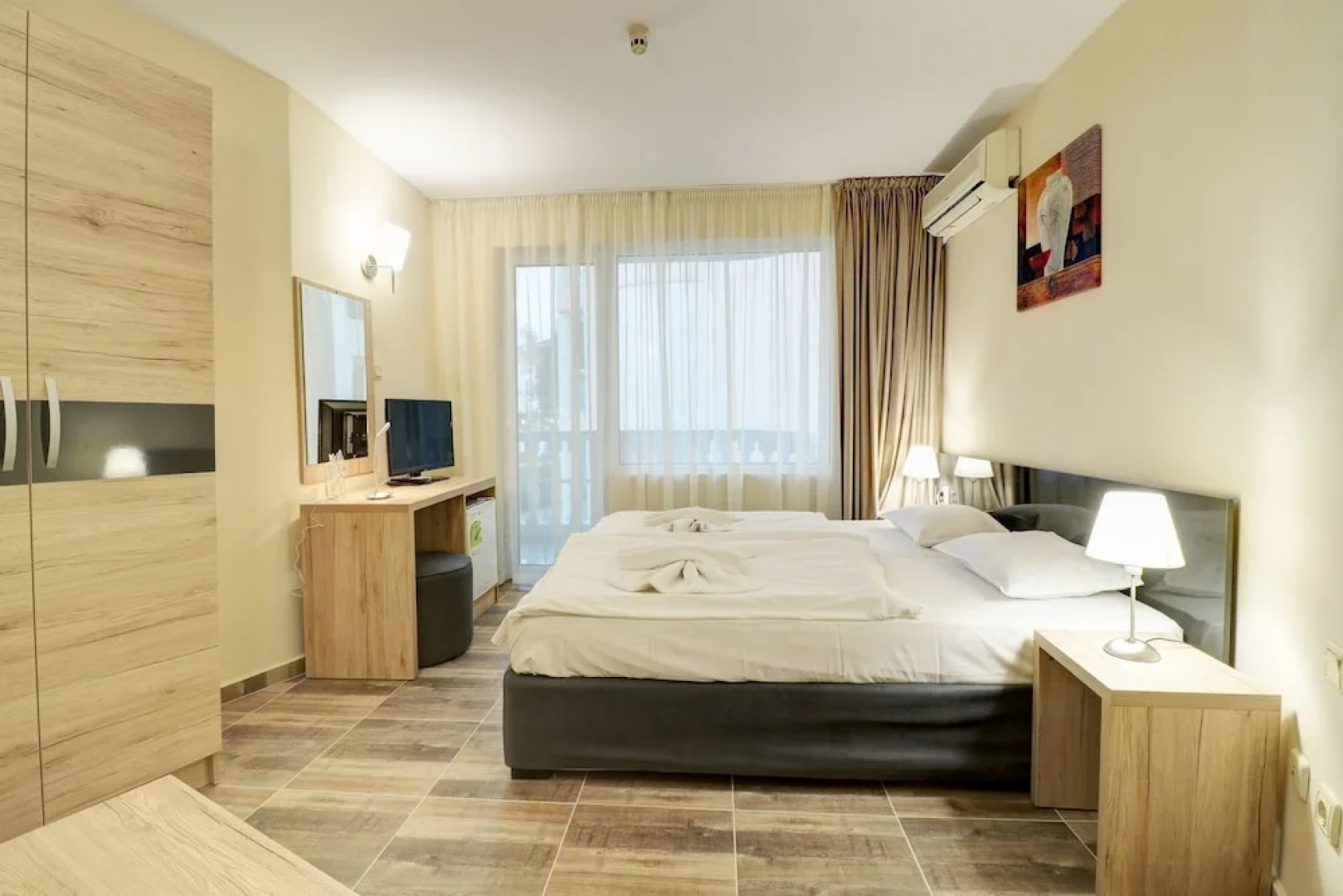 Jupiter Family hotel