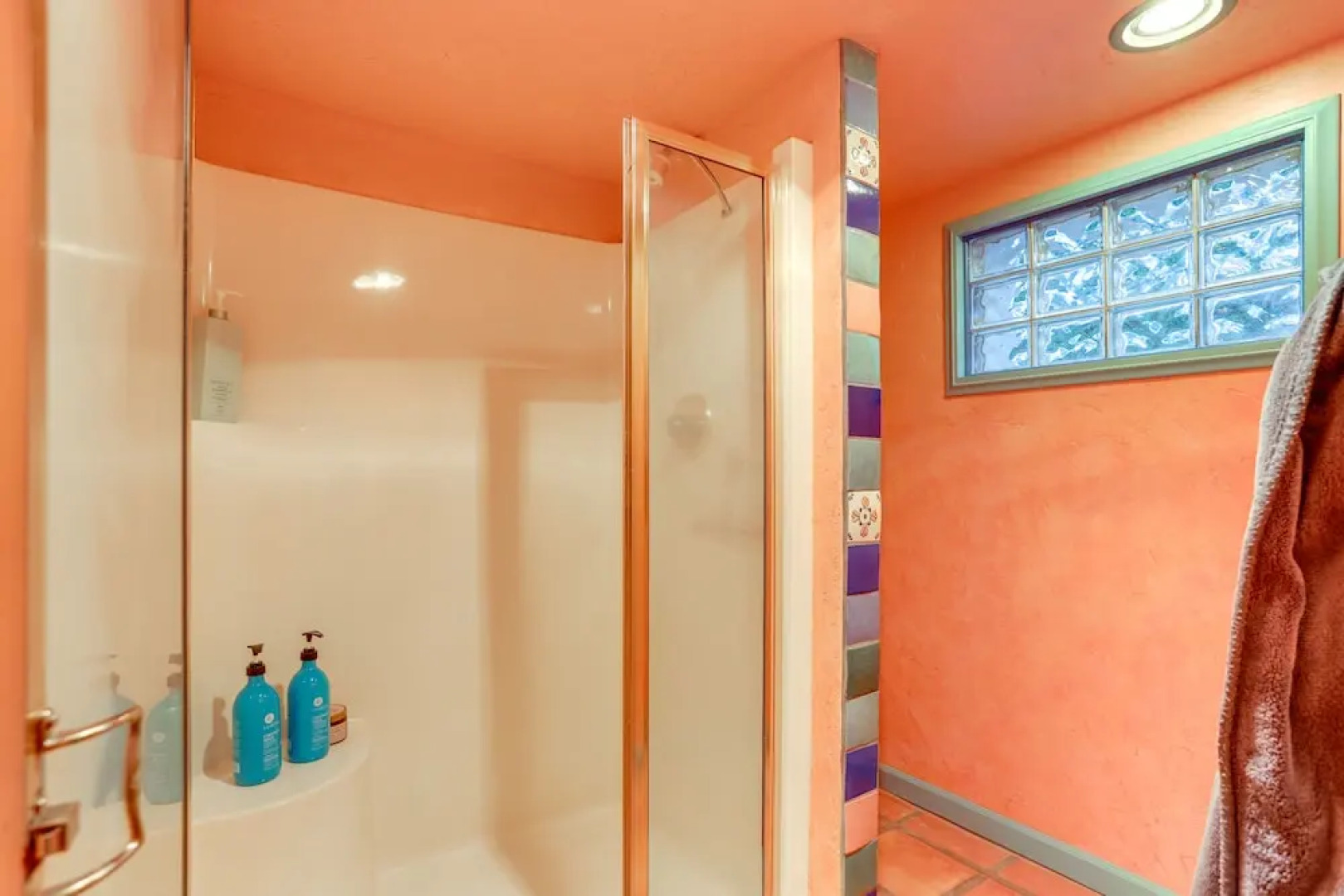 Quaint Studio w/ Sauna: 5 Mi to Space Needle