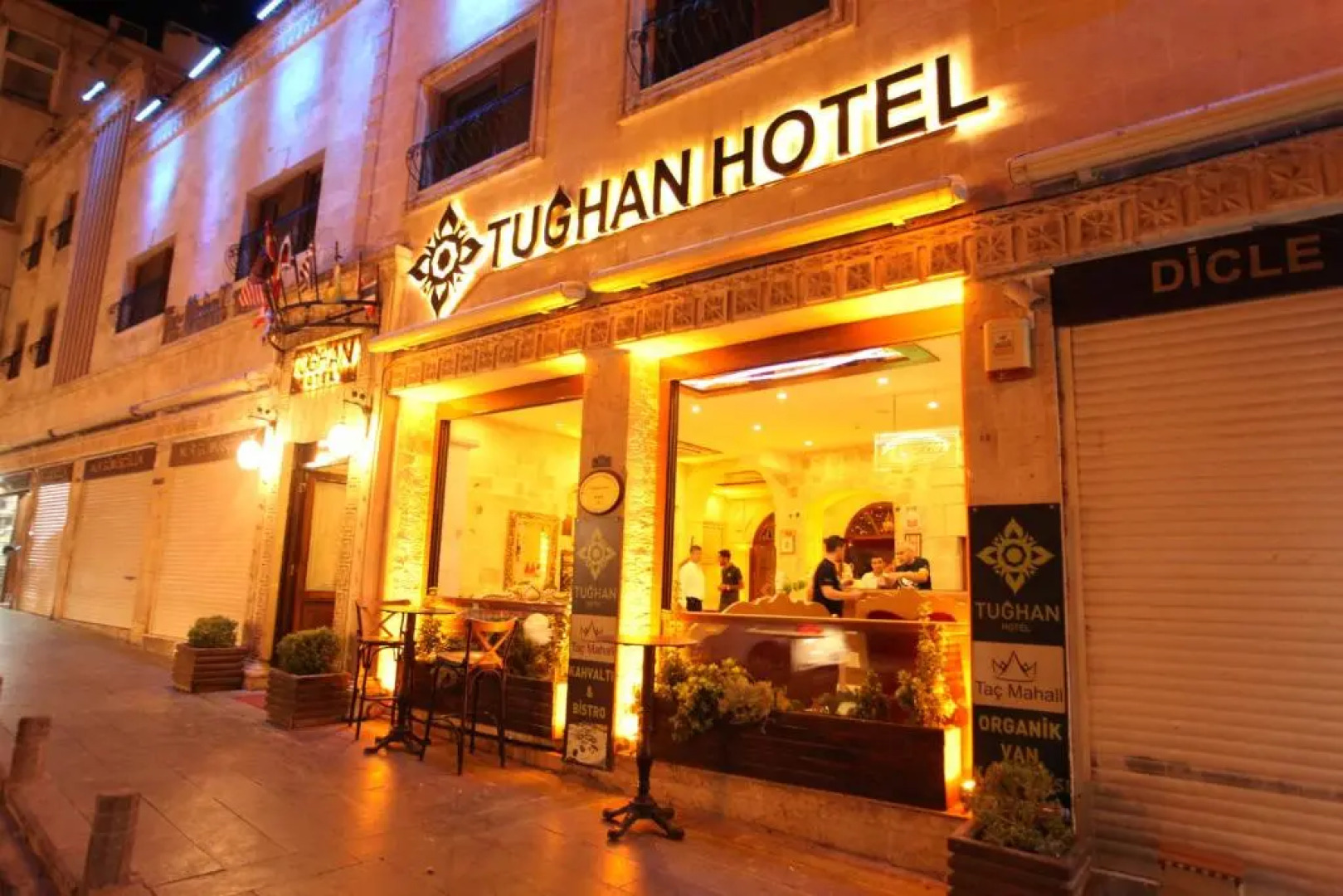 Tughan Hotel