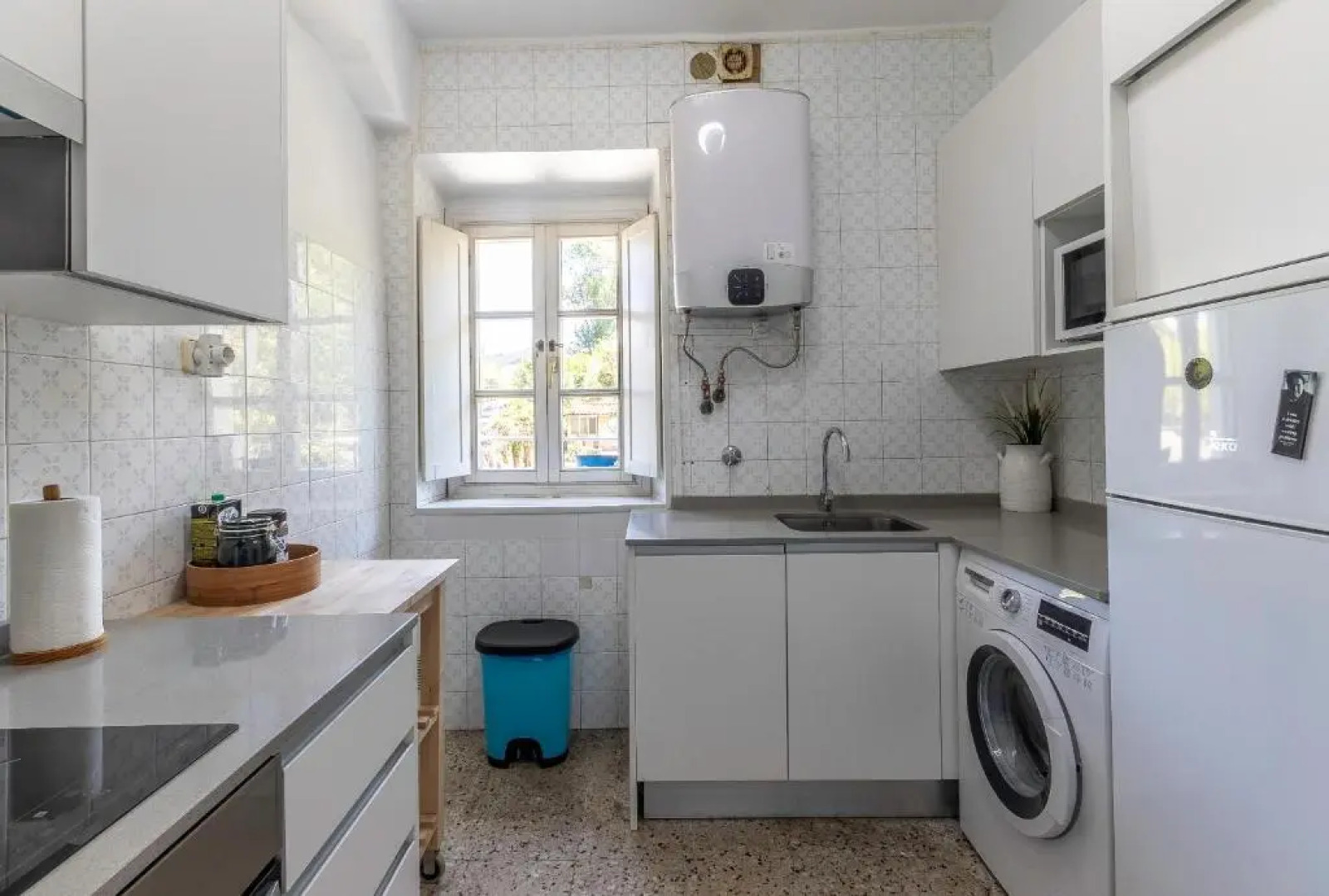 Antigua casa de escritor junto a la playa