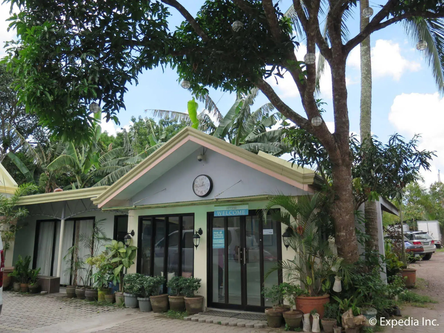 Zillion Pavilion Family & Business Hotel