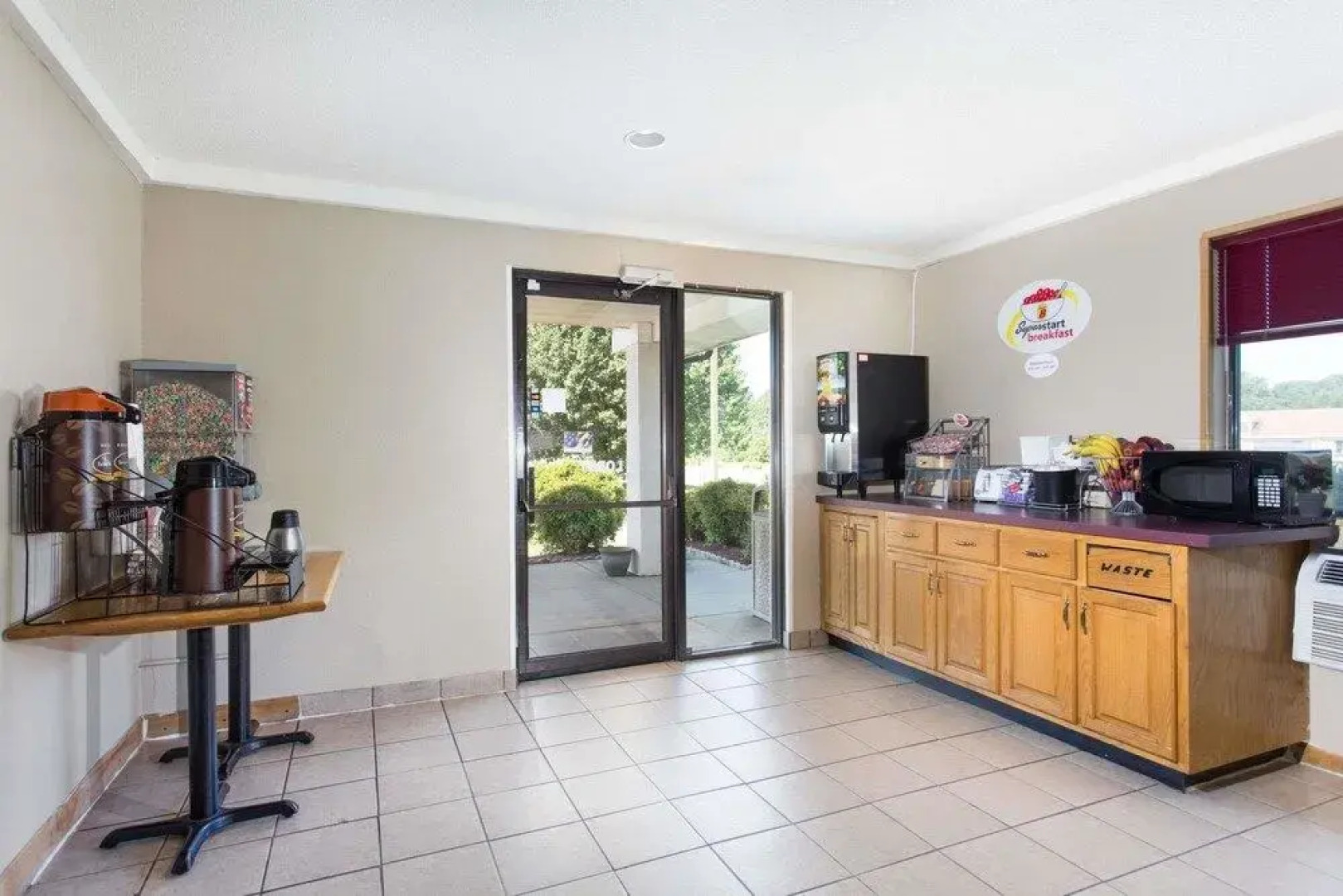 Super 8 by Wyndham Farmville