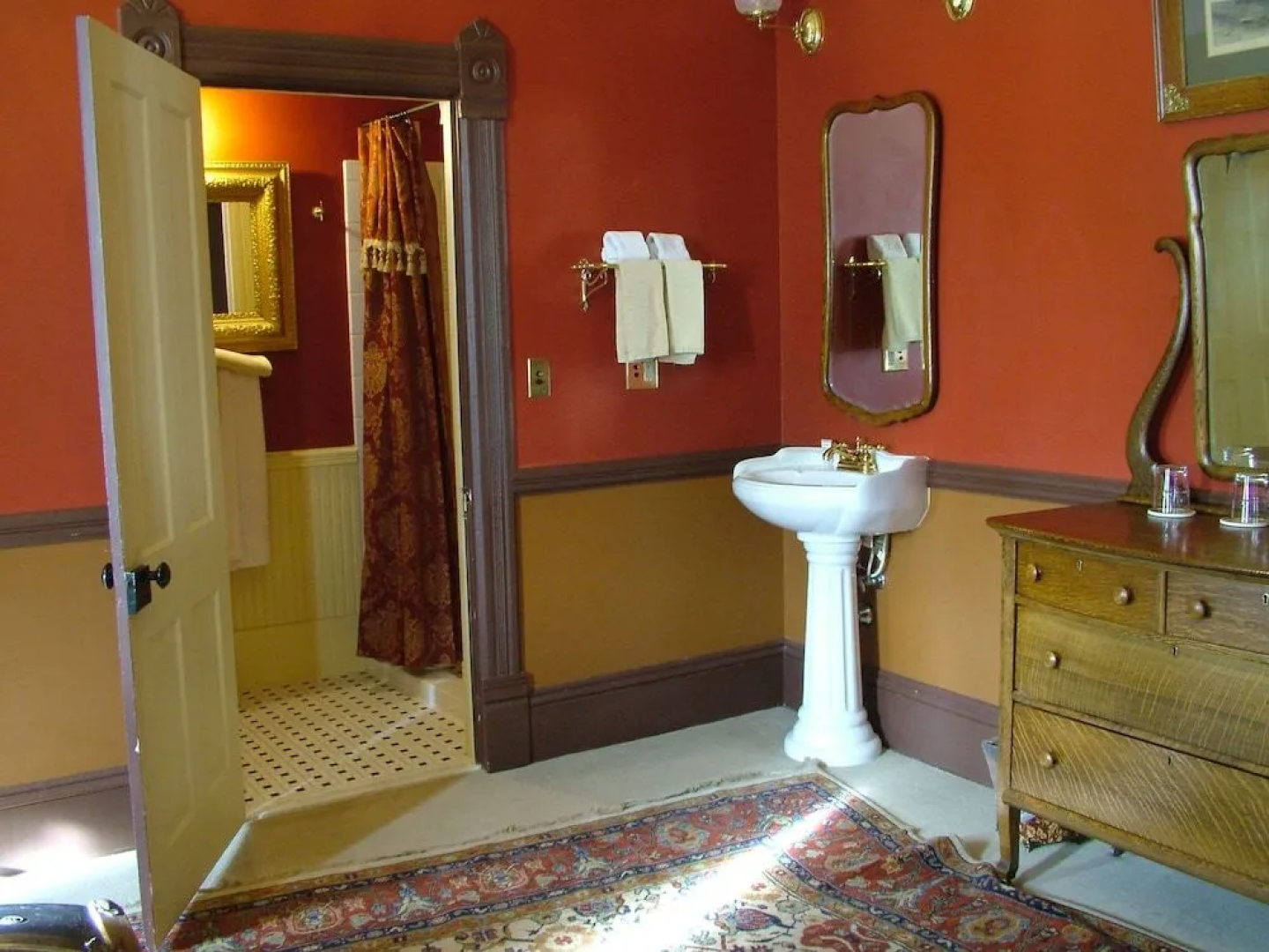 Martin & Mason Hotel
