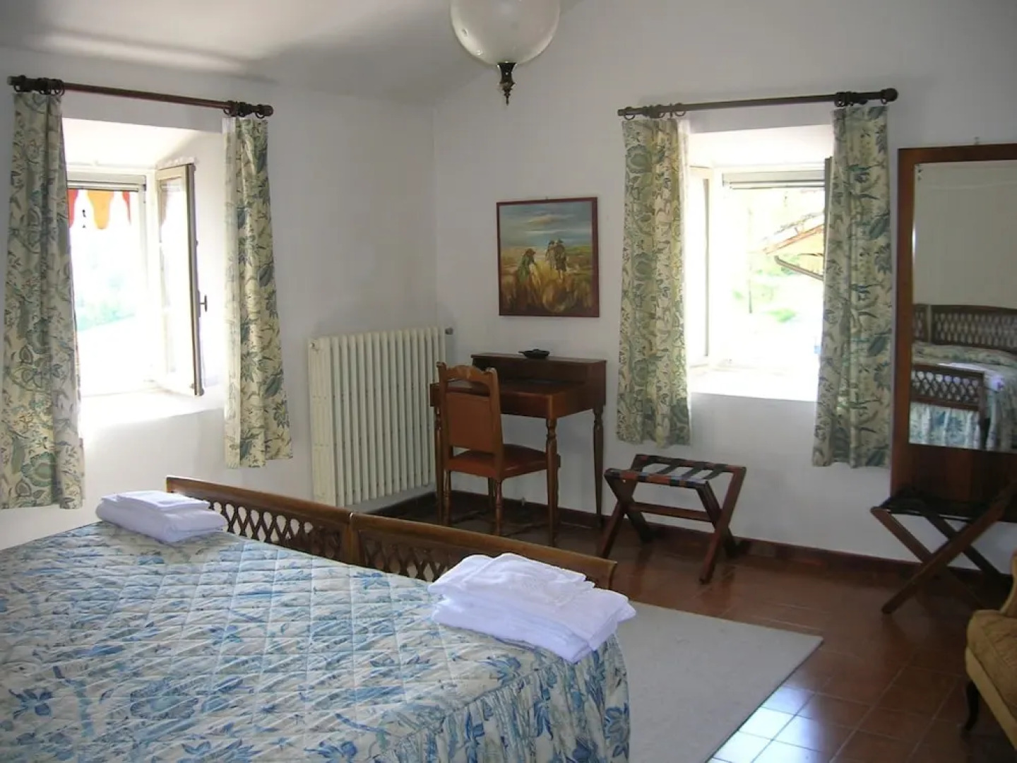 Apartment in a 19th Century Building, in the Hills With Stunning Views, Wifi