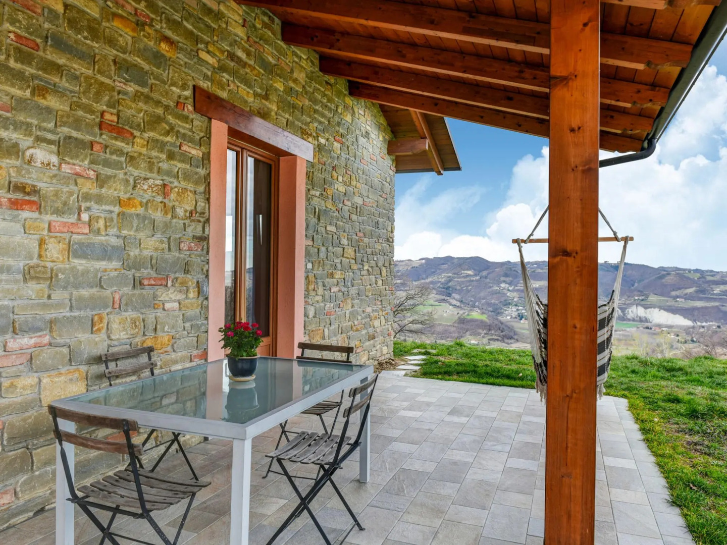 Scenic Retreat in Vesime Hills