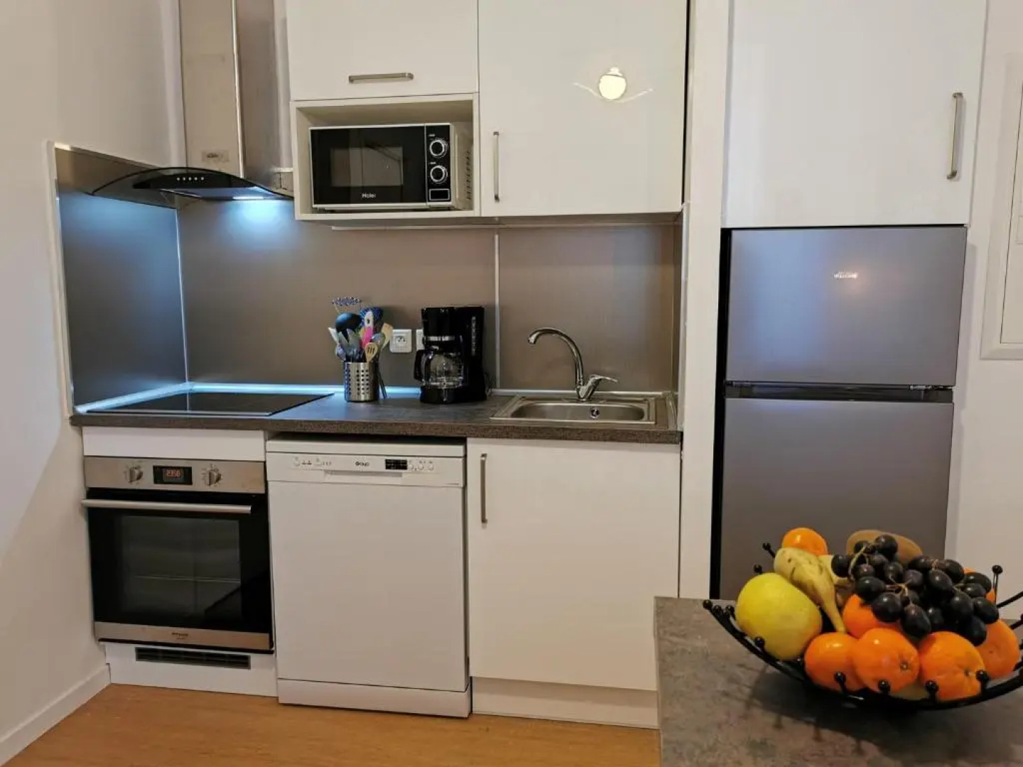 MAGNIFIQUES , T2 ou Studio, dans village de montagne Face aux Thermes