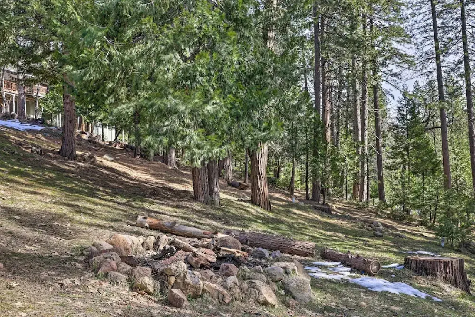 Near Hiking + Wineries: Arnold Cabin w/ Deck!